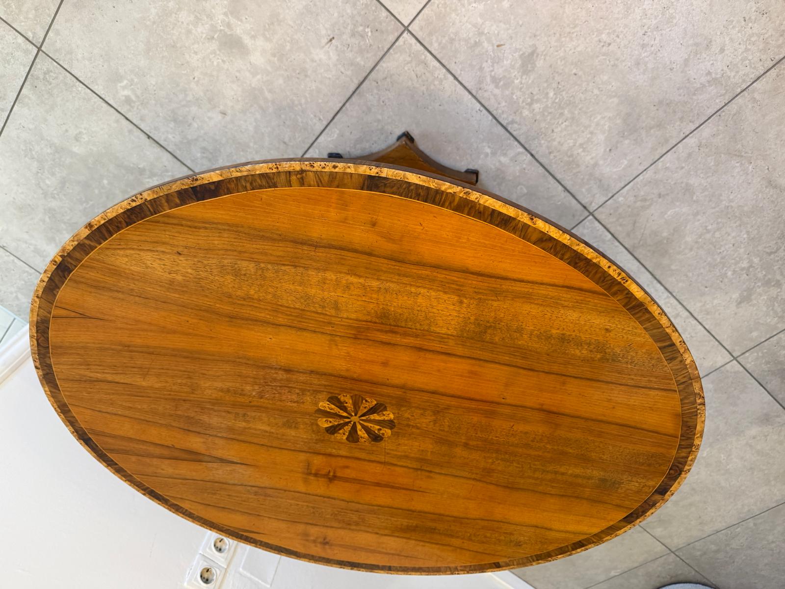 Originales ovales Biedermeier Tischerl Vasentisch Stempeltisch G1991