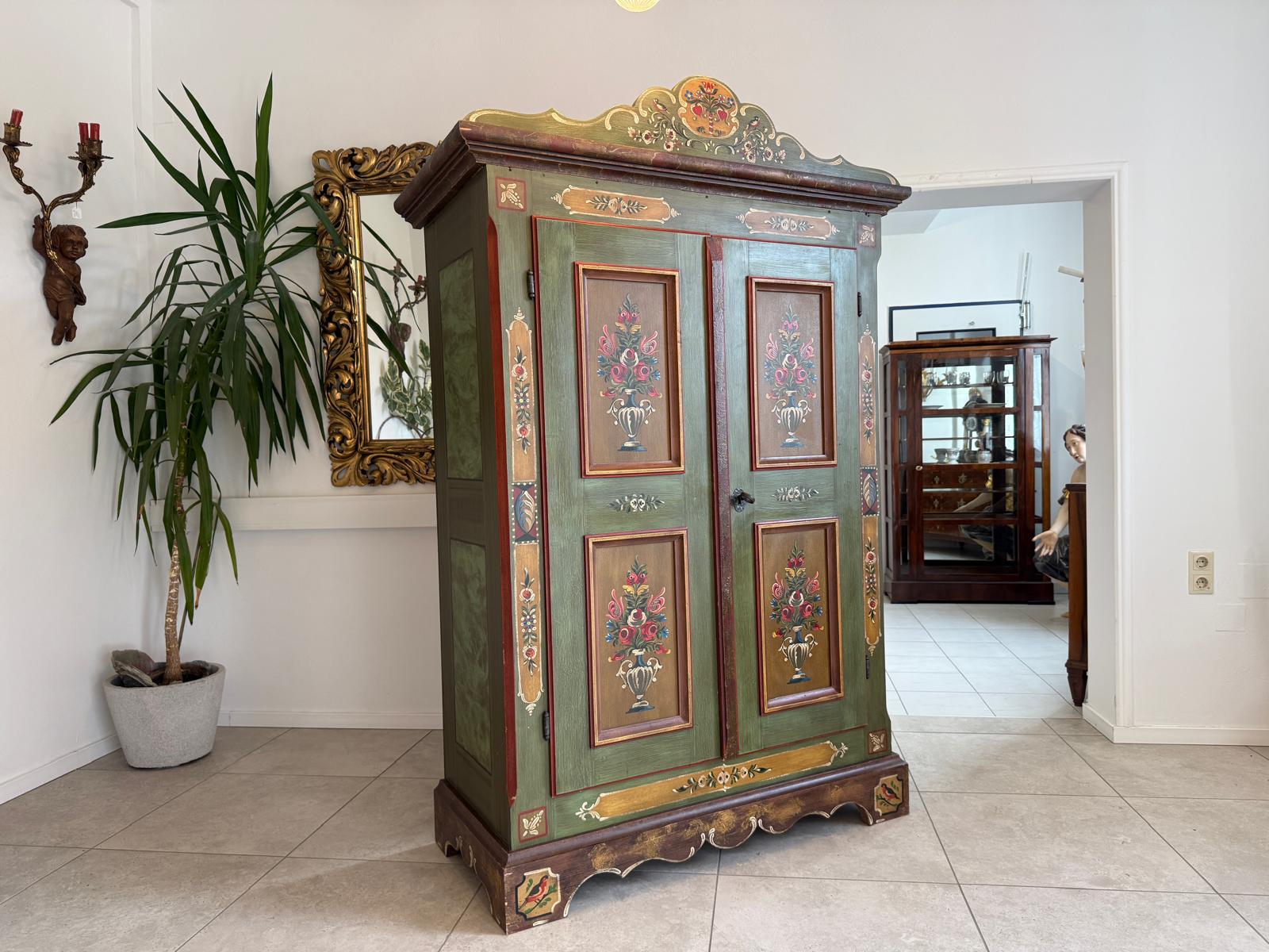 Originaler Voglauer Schrank Bauernschrank Anno 1800 Altgrün Antik G2171