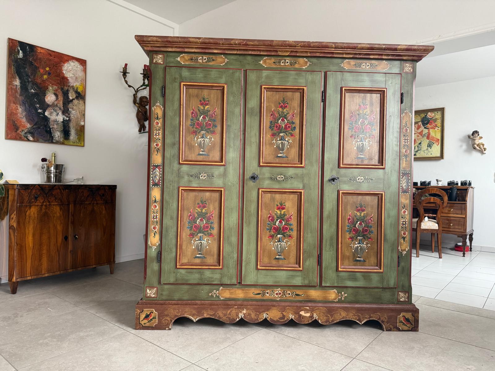 Originaler Voglauer Schrank Bauernschrank Anno 1800 Altgrün G2065