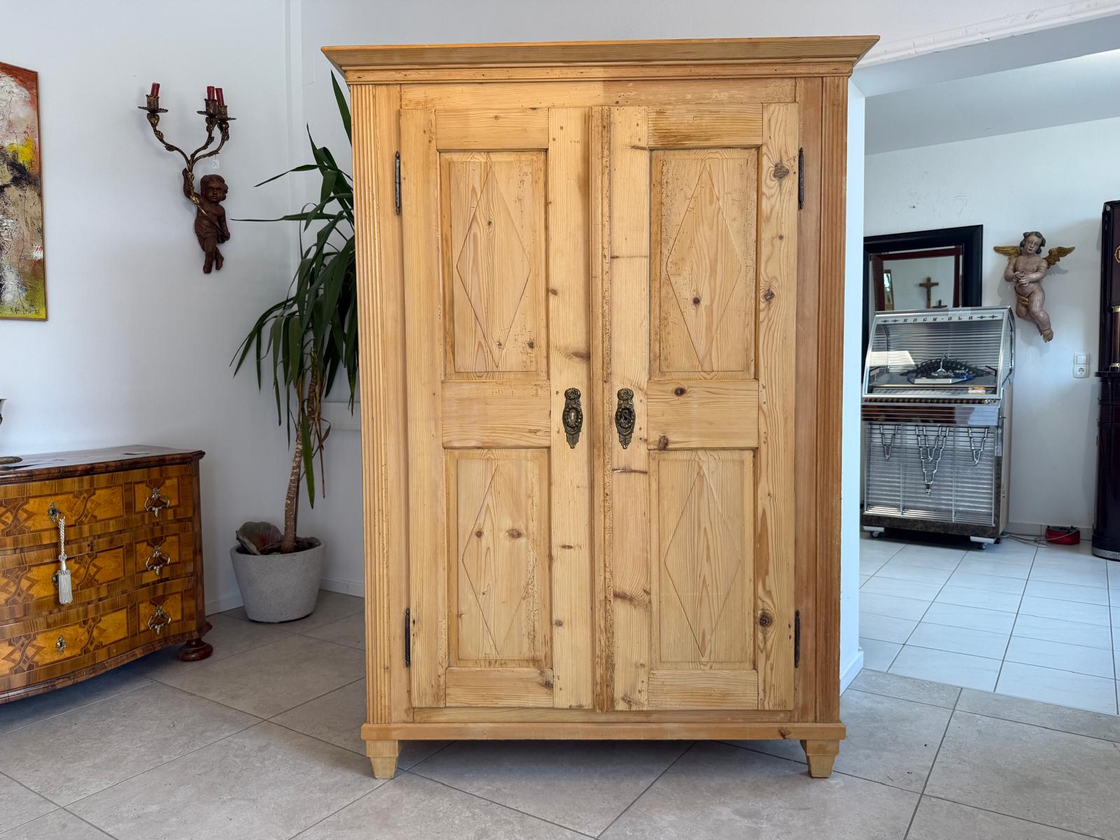 Sale Biedermeier Bauernschrank Weichholz Steiermark D2656