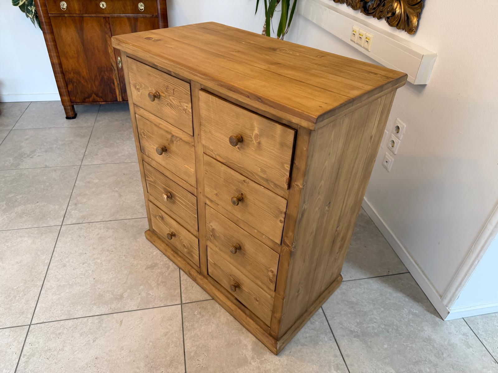 Bäuerliche 8 Ladenkommode Apothekerschrank Altholzkommode Weichholz D2307