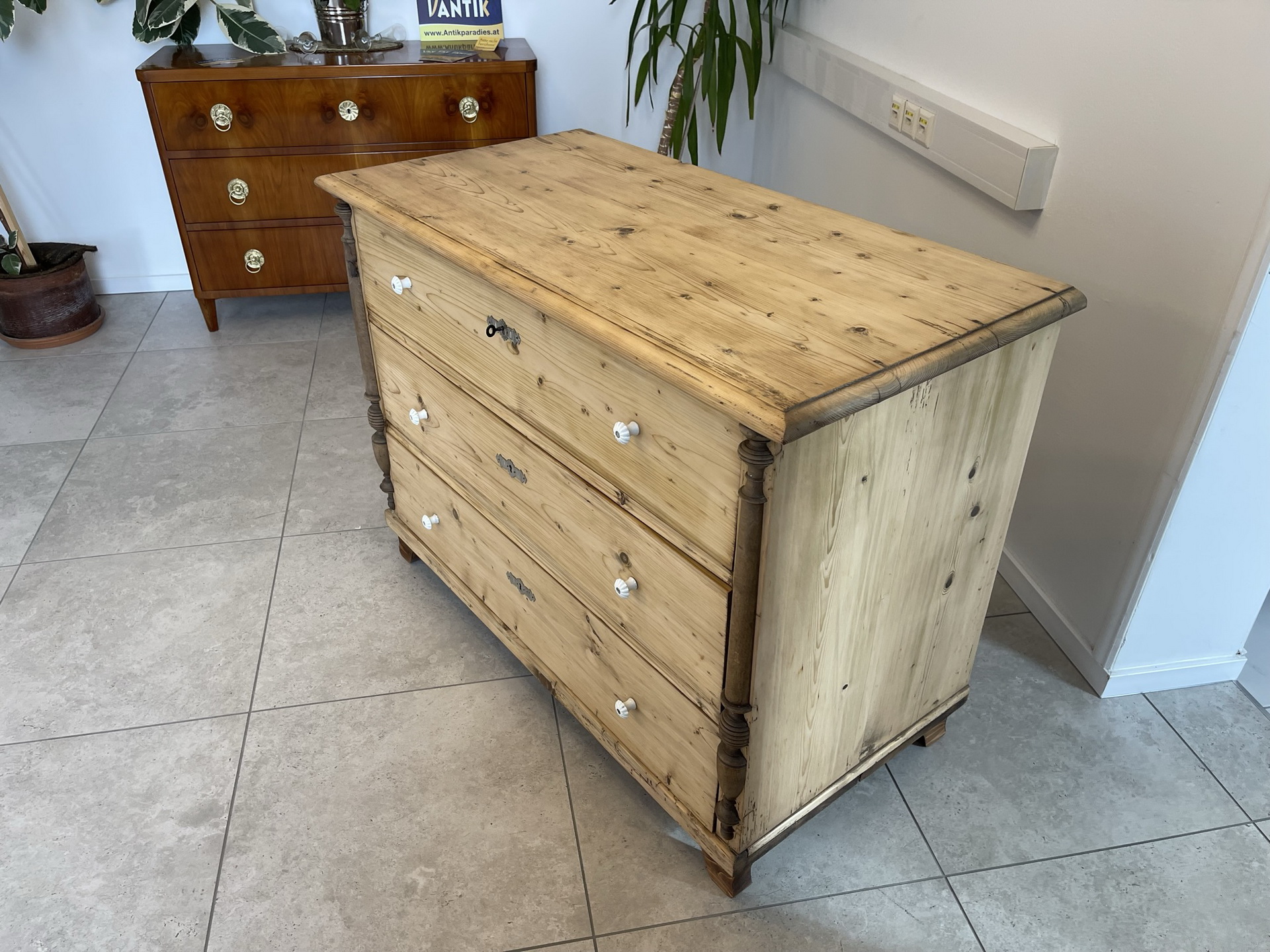 Barock-Biedermeier_30qZJnlaowetDLY Restaurierte Biedermeier Kommode Antik 3 Laden aus Fichtenholz B1231
