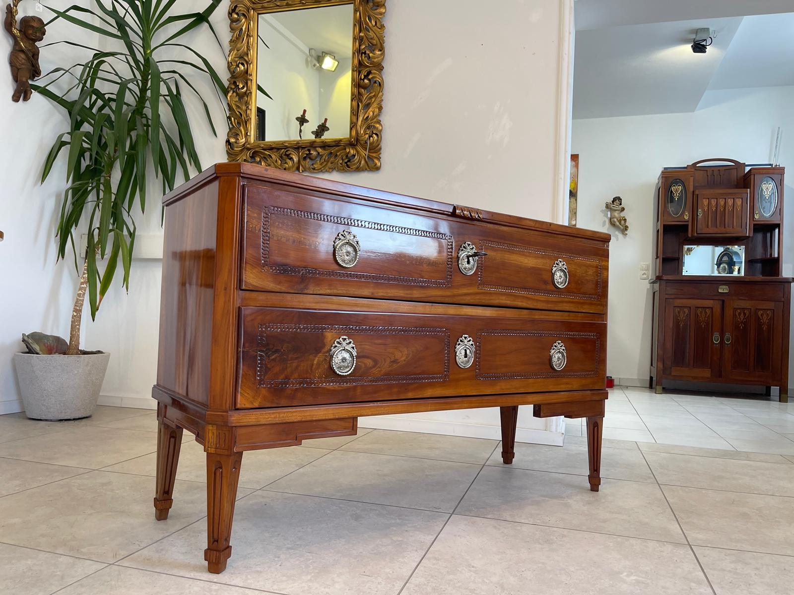 Restautierte Originale Josefinische Kommode Josefinische Kommode, um 1795 G1318
