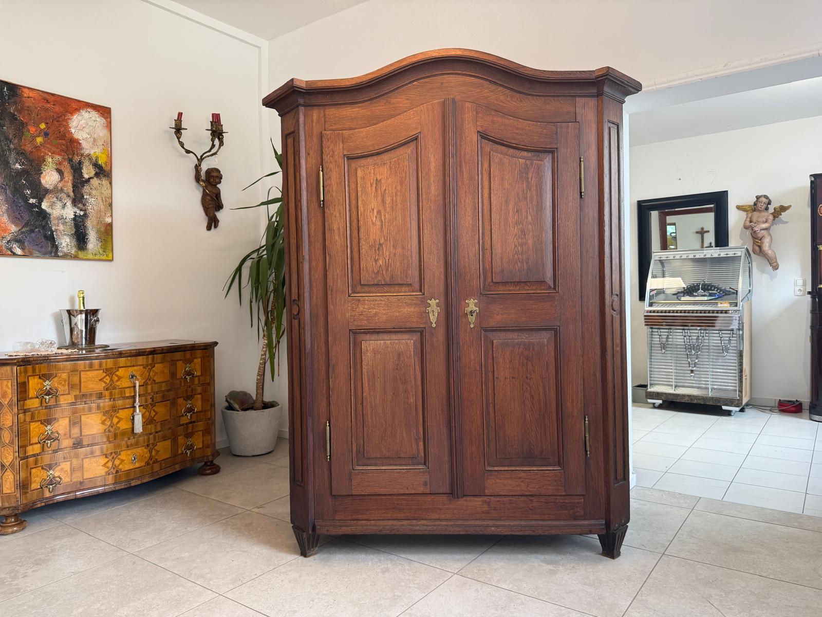 Barock Hallenschrank Schrank Eichenholz Geschnitzt D2626