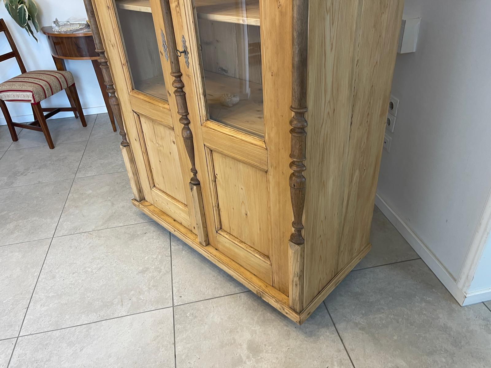 Restaurierte Gründerzeit Bauernvitrine Bauernschrank Bauernvitrine G1049