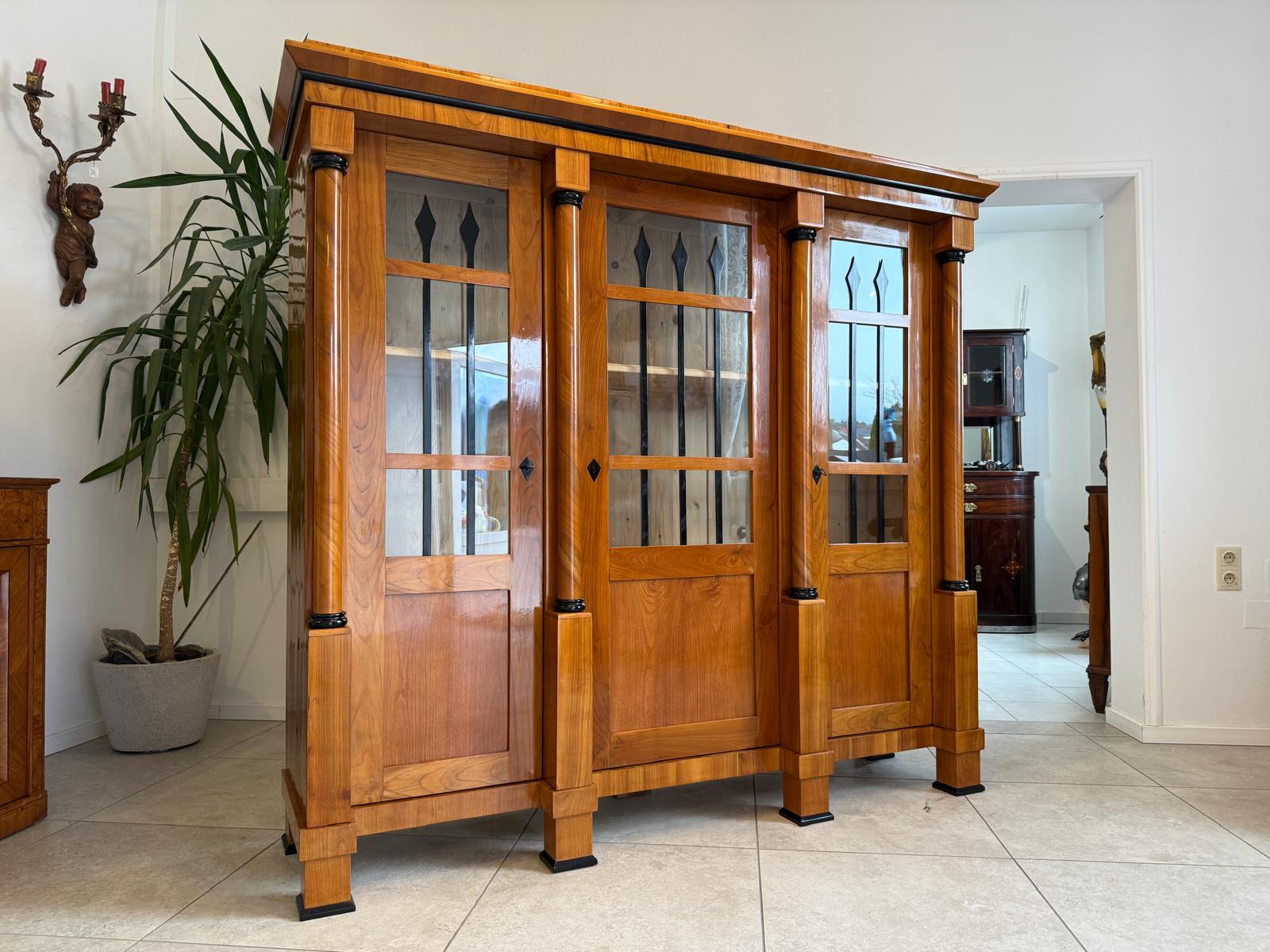 SALE Restaurierte Vitrine Biedermeier Stil Bücherschrank Sammlervitrine D1199