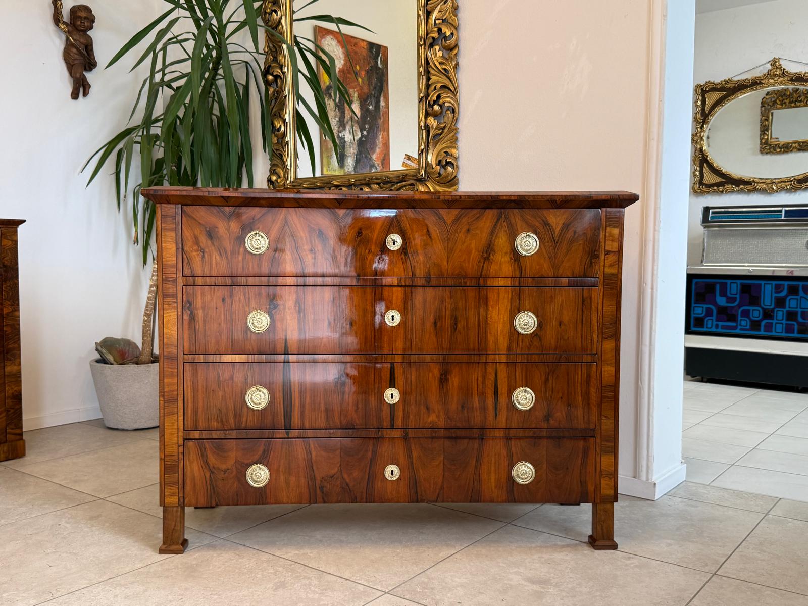 Biedermeier Kommode 4 Ladenkommode Nussholz Antiquität Restauriert D2478