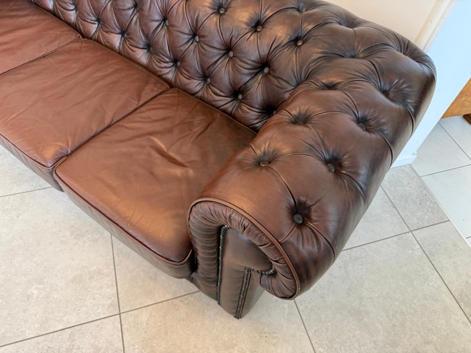 Chesterfield 3er Clubsofa Diwan Couch Antik Braun Kultstück G1832