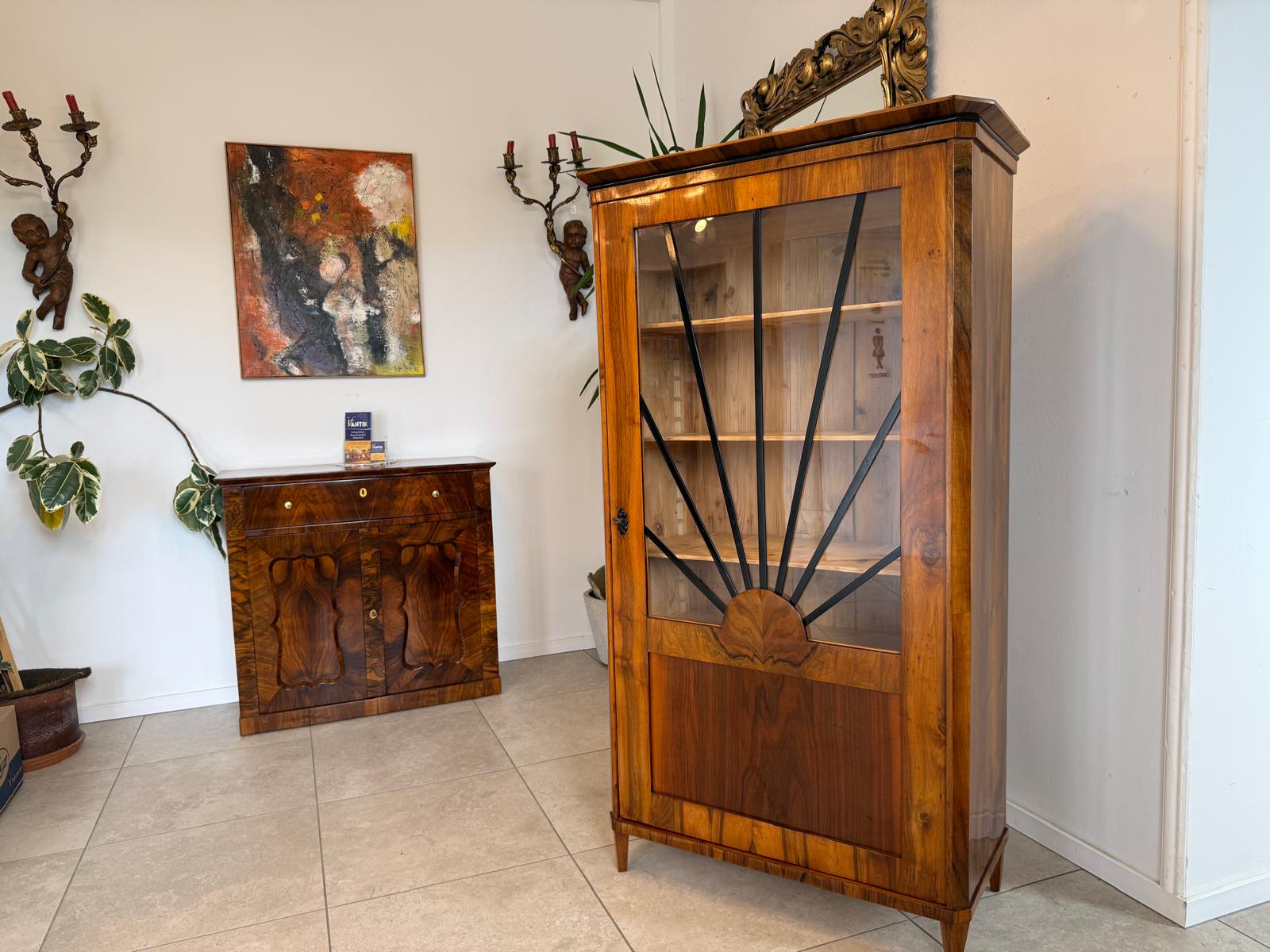 Sale Biedermeier Vitrine Sonnenvitrine Bücherschrank Bibliotheksschrank Nussholz D2477
