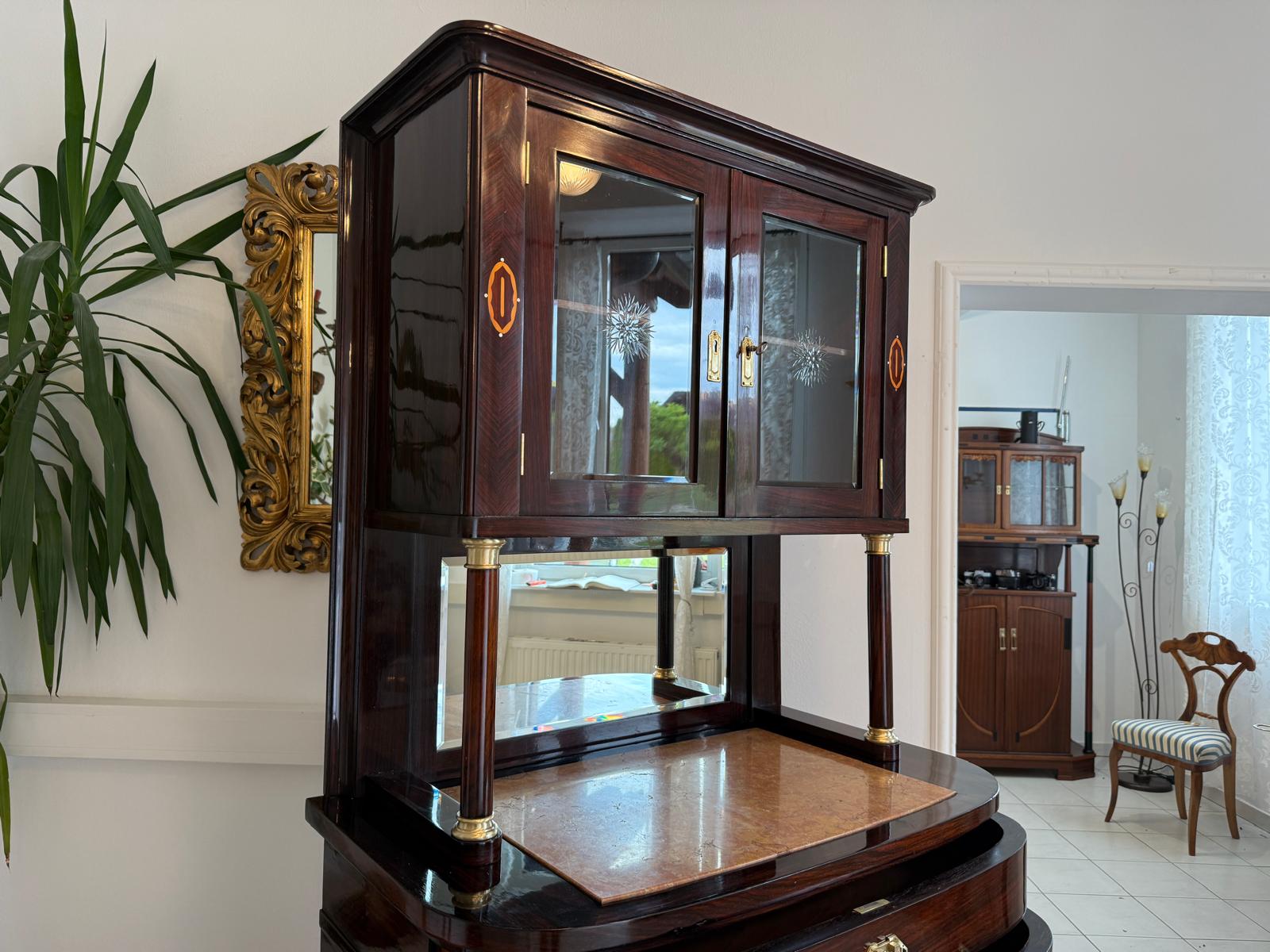 Sale Restauriertes Jugendstil Designerbuffet Aufsatzbuffet Schellack Antiquität G1814