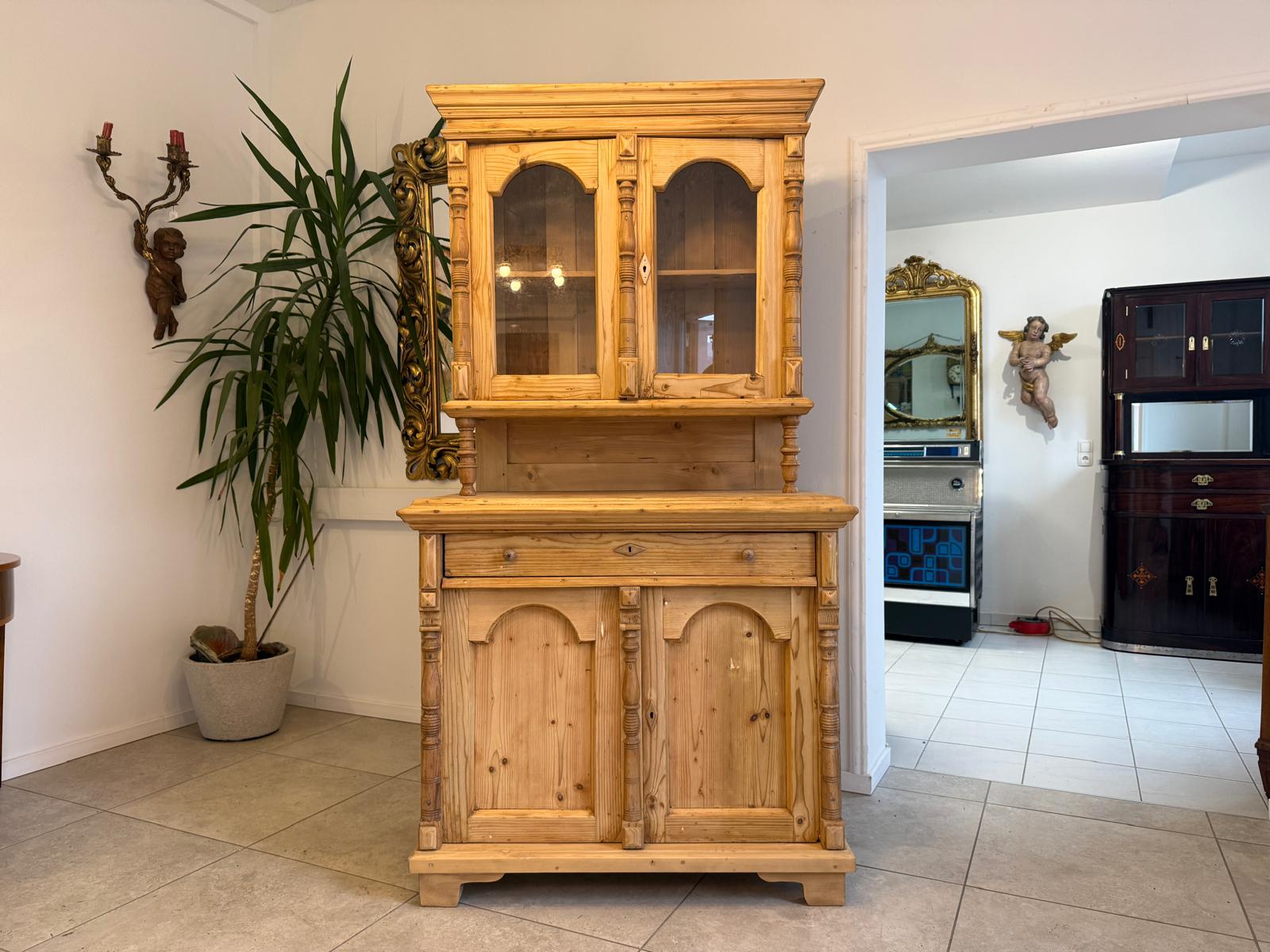 Restaurierte Gründerzeit Küchenkredenz Antike Bauernmöbel Vitrinenschrank D1084