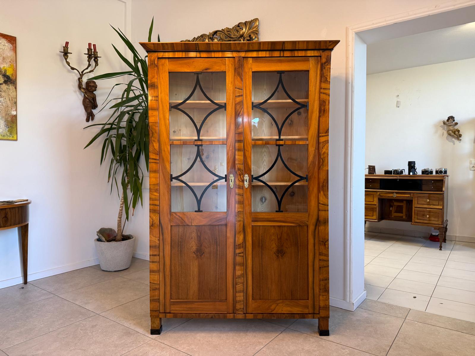 Restaurierte Biedermeier Vitrine Bücherschrank Glasschrank Antiquität G2160