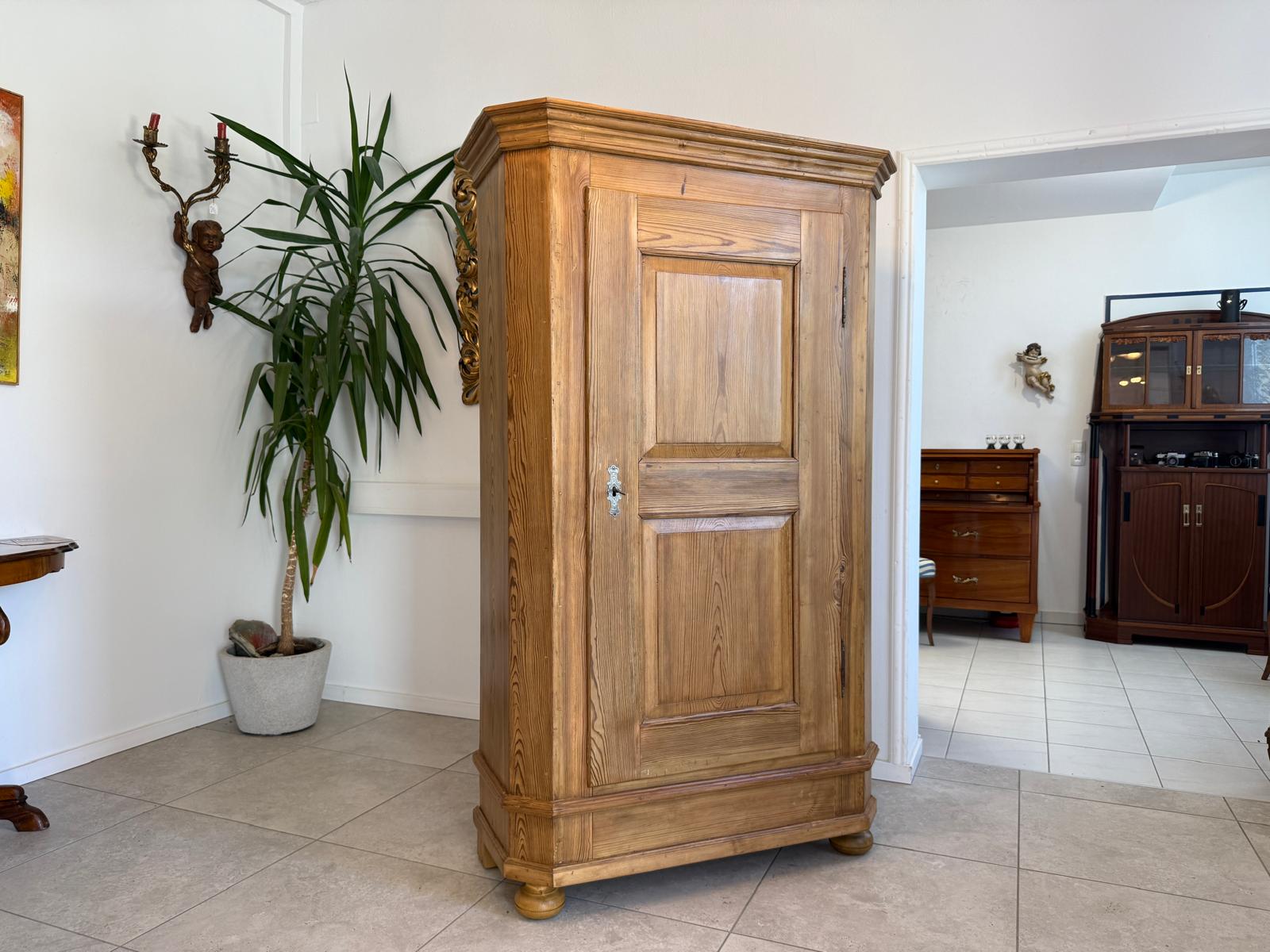Sale originaler restaurierter Biedermeier Bauernschrank Naturholzschrank G1794