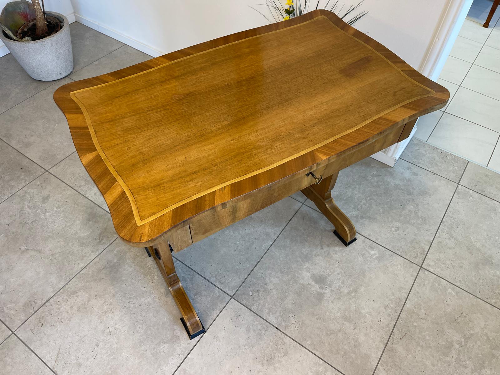 5c7f25e8-ff16-49b6-b5fc-021f868c99f7 Originales Biedermeier Tischerl Nähtischerl A4774