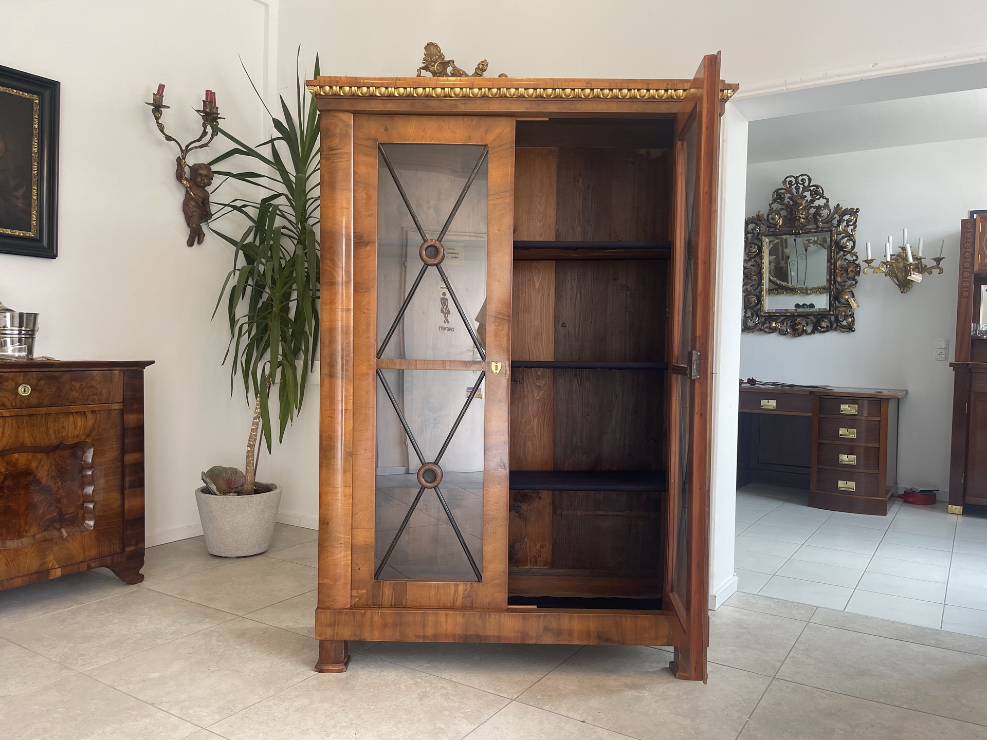 Sale Biedermeier Vitrine Bücherschrank Nussholz A4483