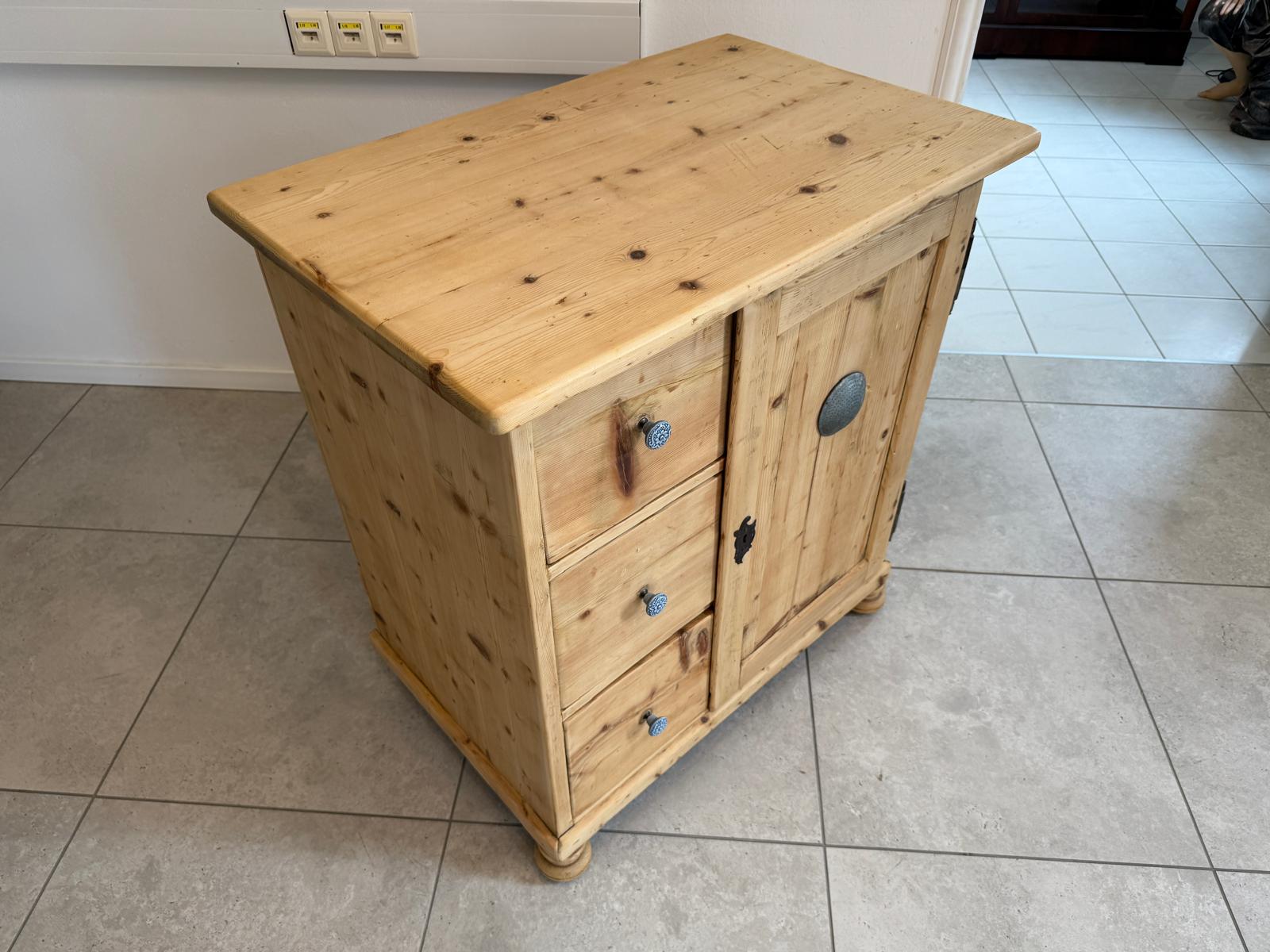 Brotschrank Almerschrank Speiskasten Bauernkasten Naturholzschrank  G2115