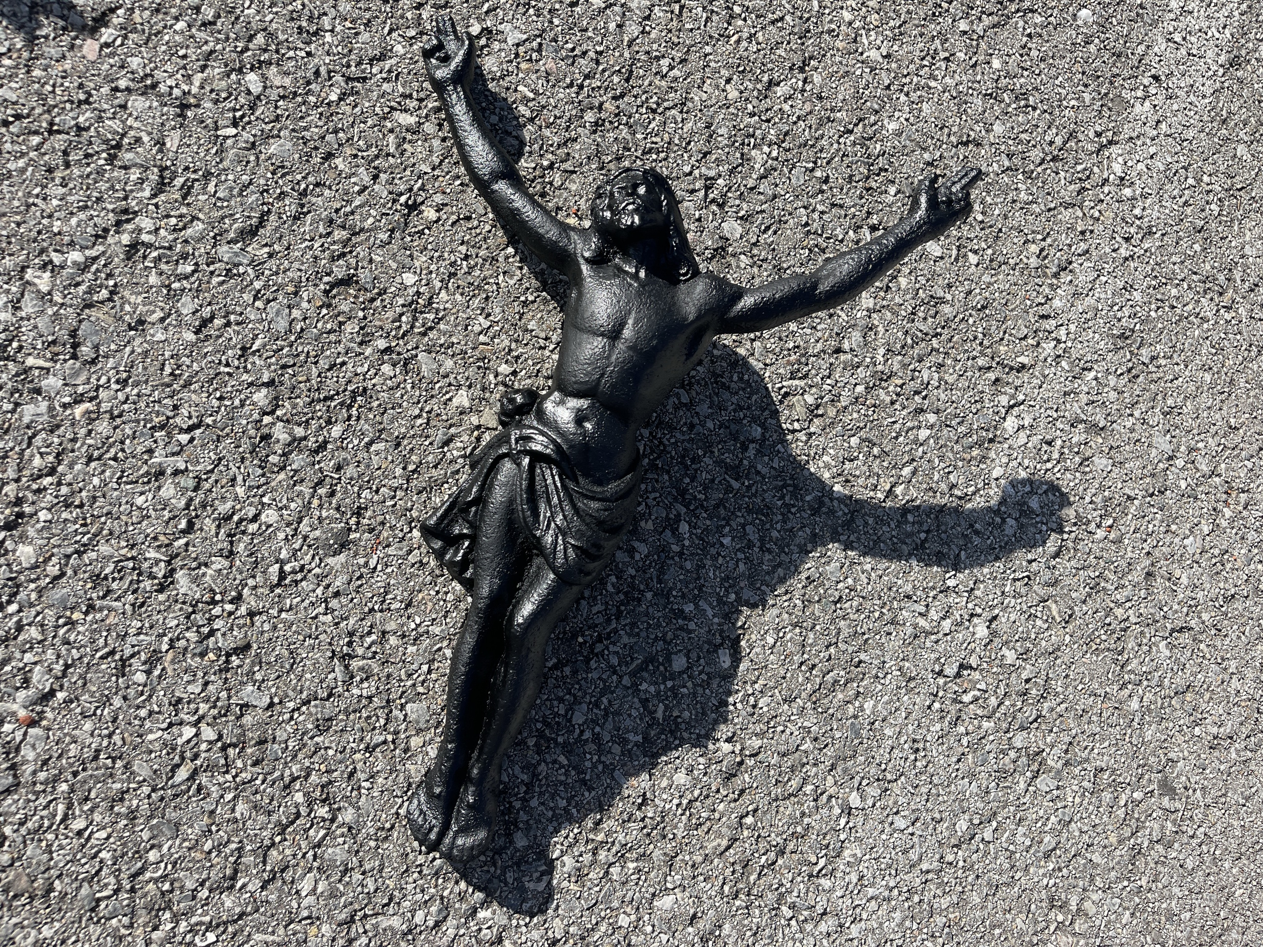 bauernschrank-Kredenz_251 Jesus INRI Herrgott aus Gusseisen B1813