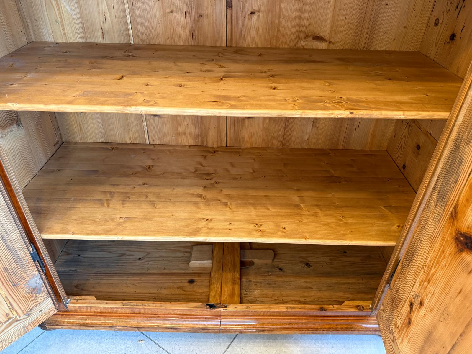 Barocker Hallenschrank Barockschrank Marketerien Antiquität  D1180