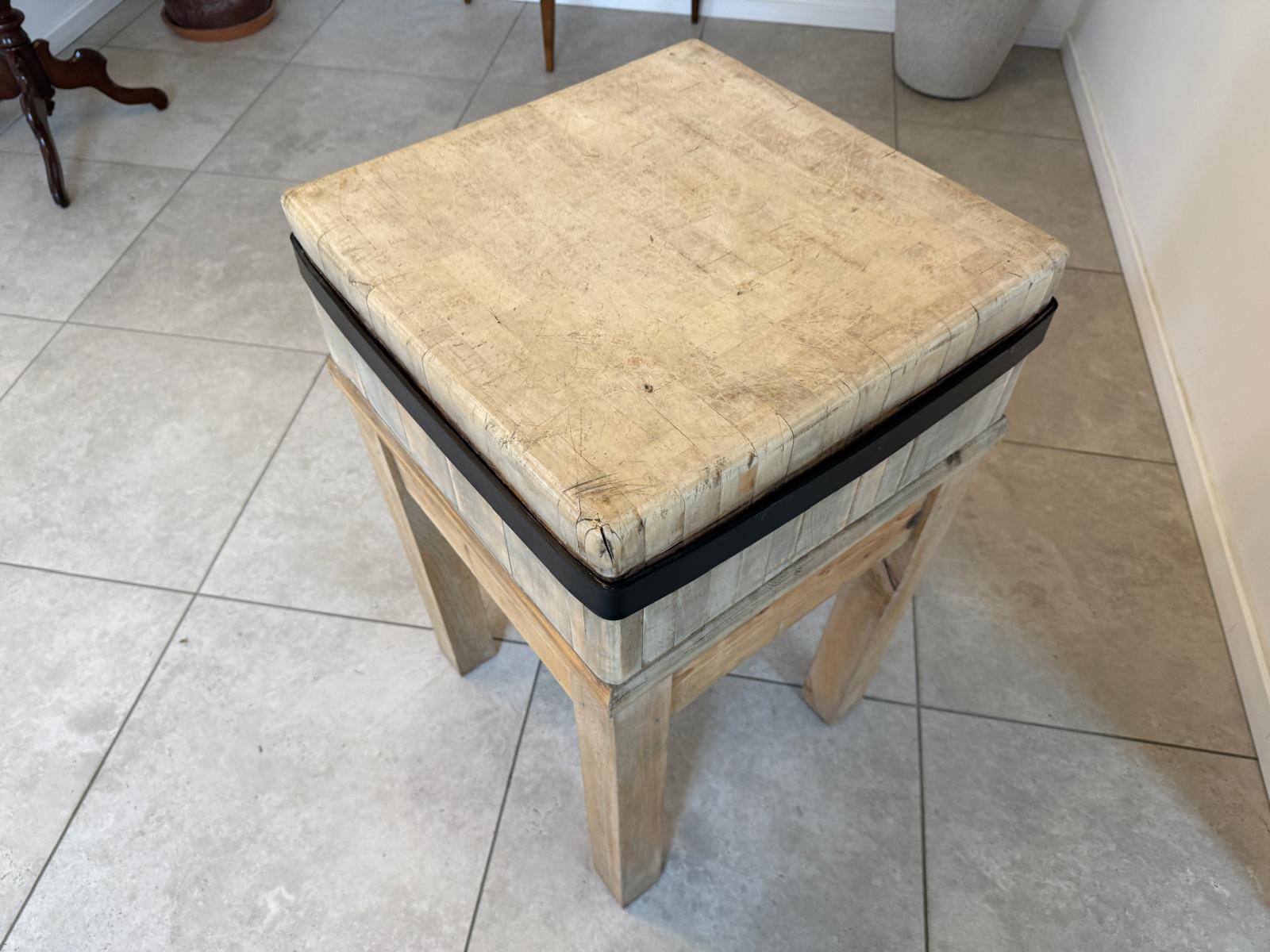 Ländlicher Bauerntisch Hacktisch Tisch Beistelltisch Antik G2263