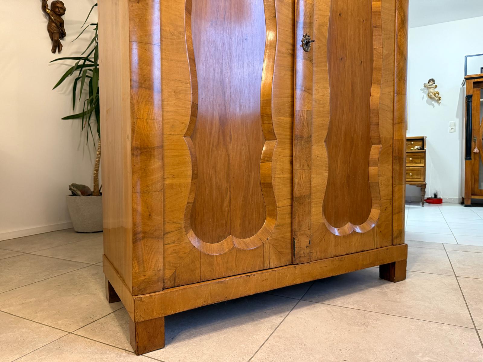 Original Biedermeier Schrank Kleiderkasten Keilschrank G2329