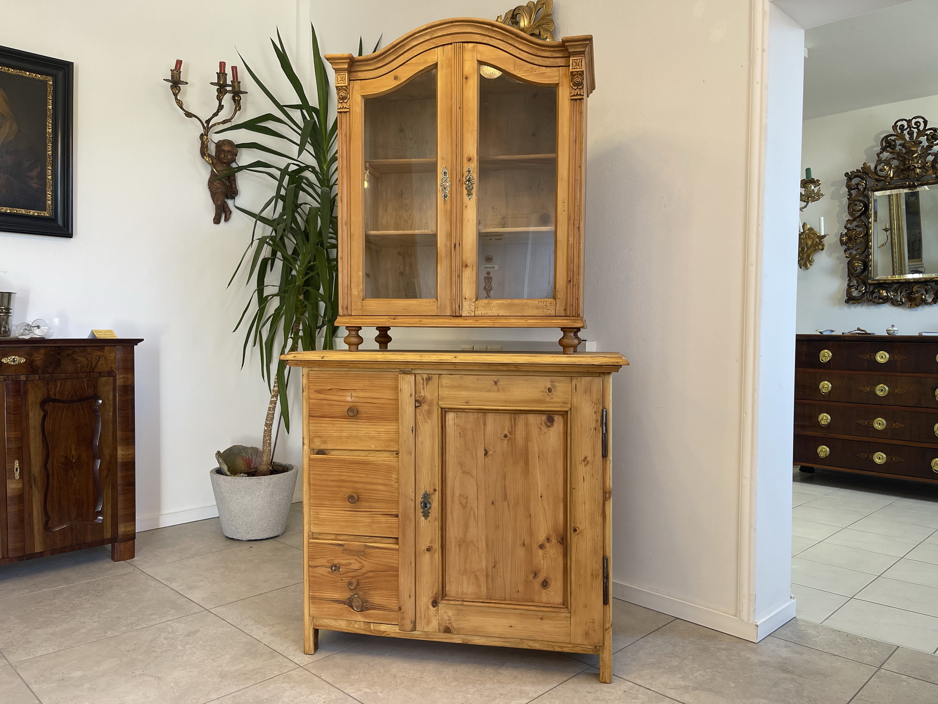 Bäuerliche Aufsatzkommode Vitrinenschrank A4094
