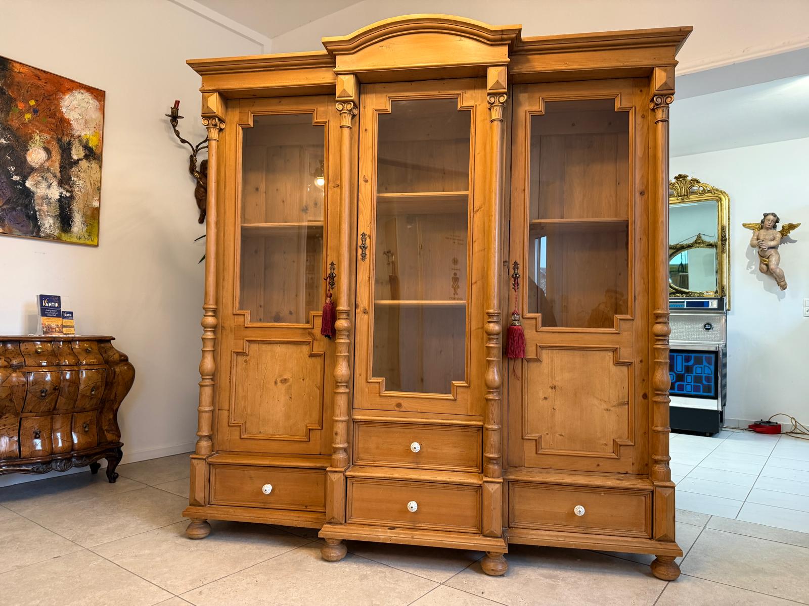 Originale Vitrine Säulen Glasvitrine Bücherschrank Bauernvitrine Antik Bauernkasten D1157