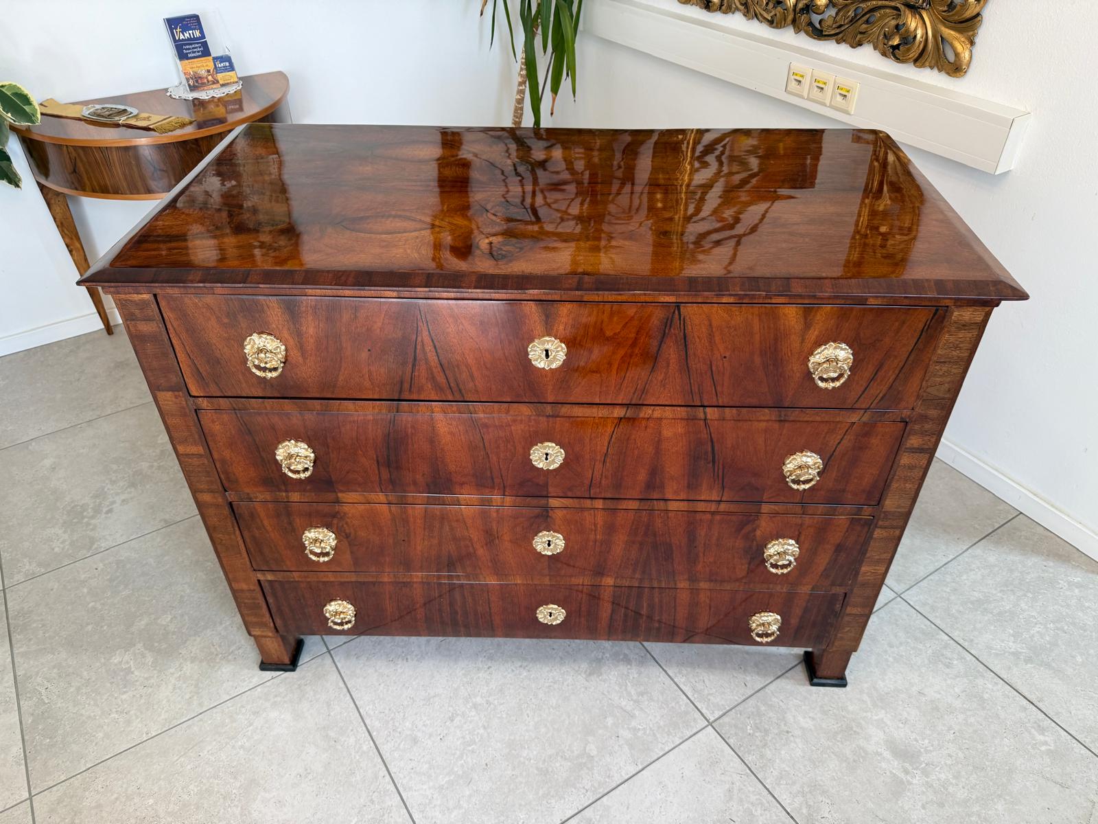 Restaurierte Biedermeier Kommode 4 Ladenkommode Nussholz G2210