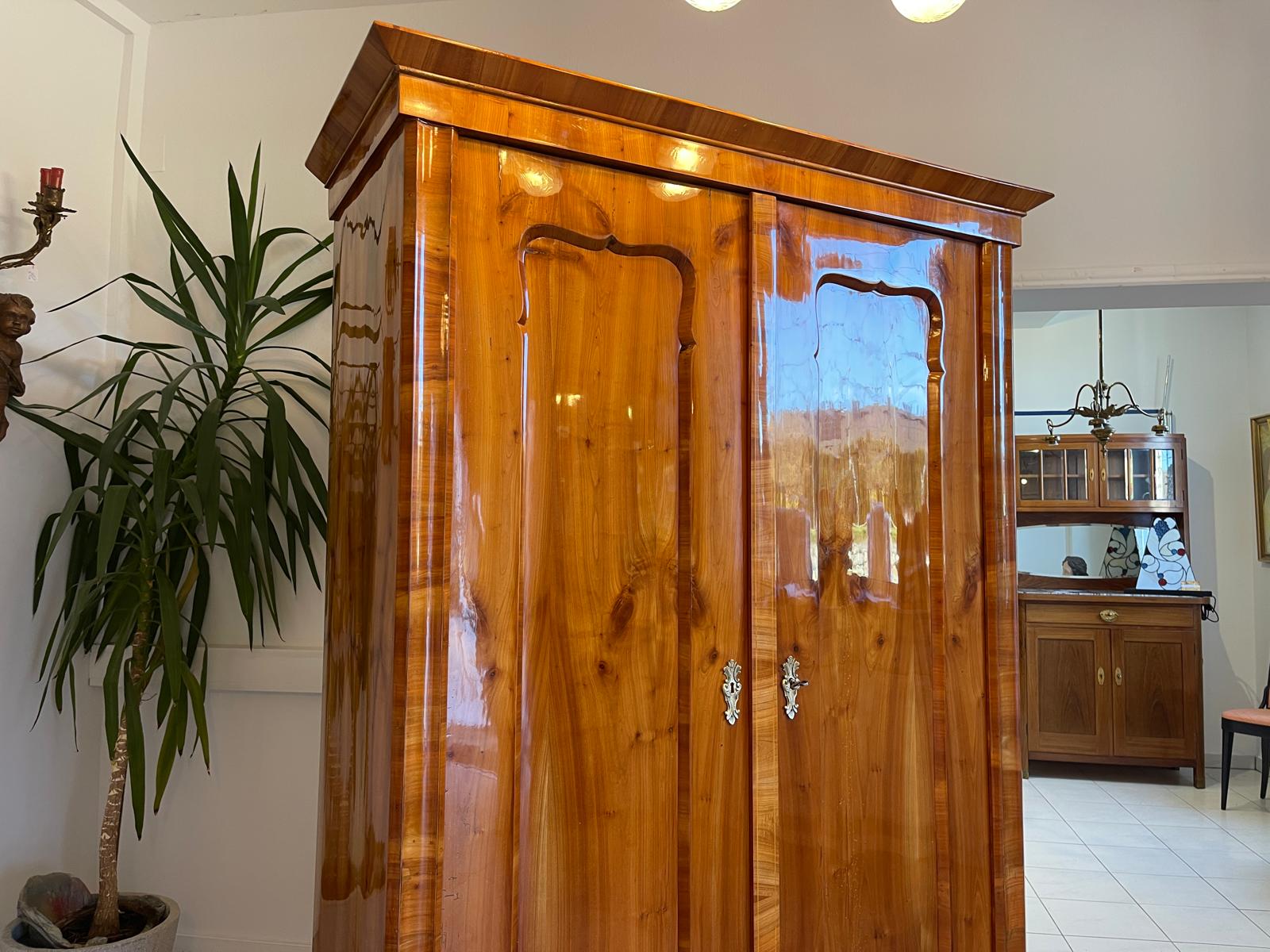 cb1fc9e7-5a7c-4a98-a33f-21d4126acc11 Sale Original Biedermeier Schrank Kasten Restauriert Kirschholz A5109