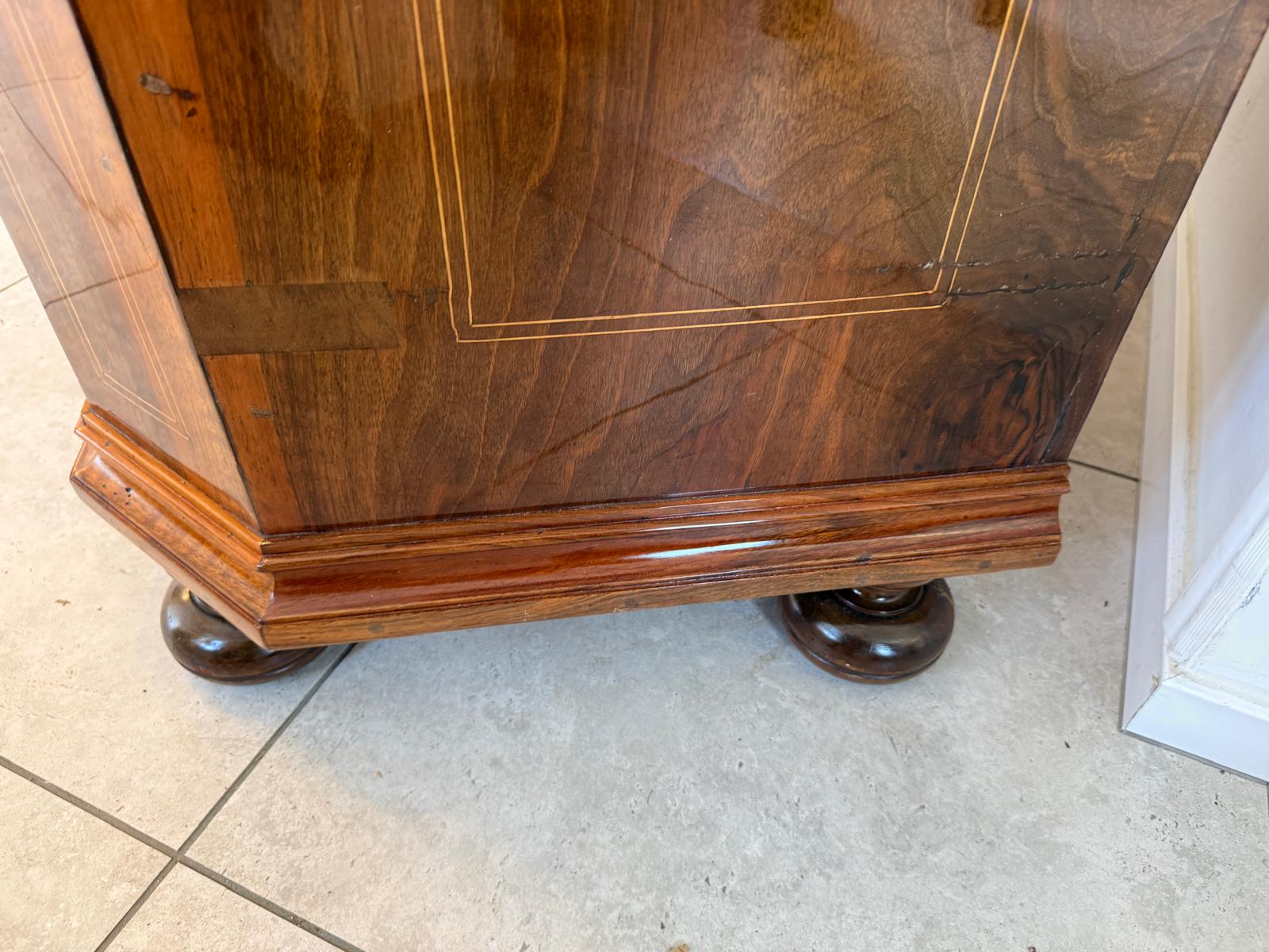 Barocker Hallenschrank Barockschrank Marketerien Antiquität  D1180