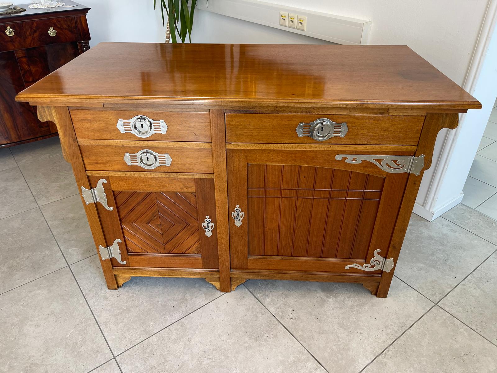 649bc18e-1dd3-4883-9907-d9116dadbf80 Restaurierte Jugendstil Anrichte Sideboard Antik Vintage Traum A4986