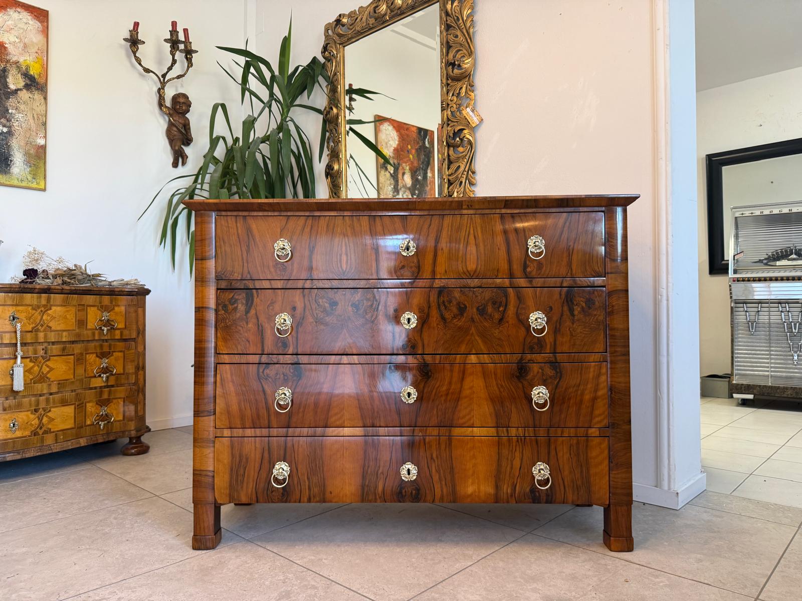 Biedermeier Kommode Nussholz Restauriert Furniert Antiquität D2764