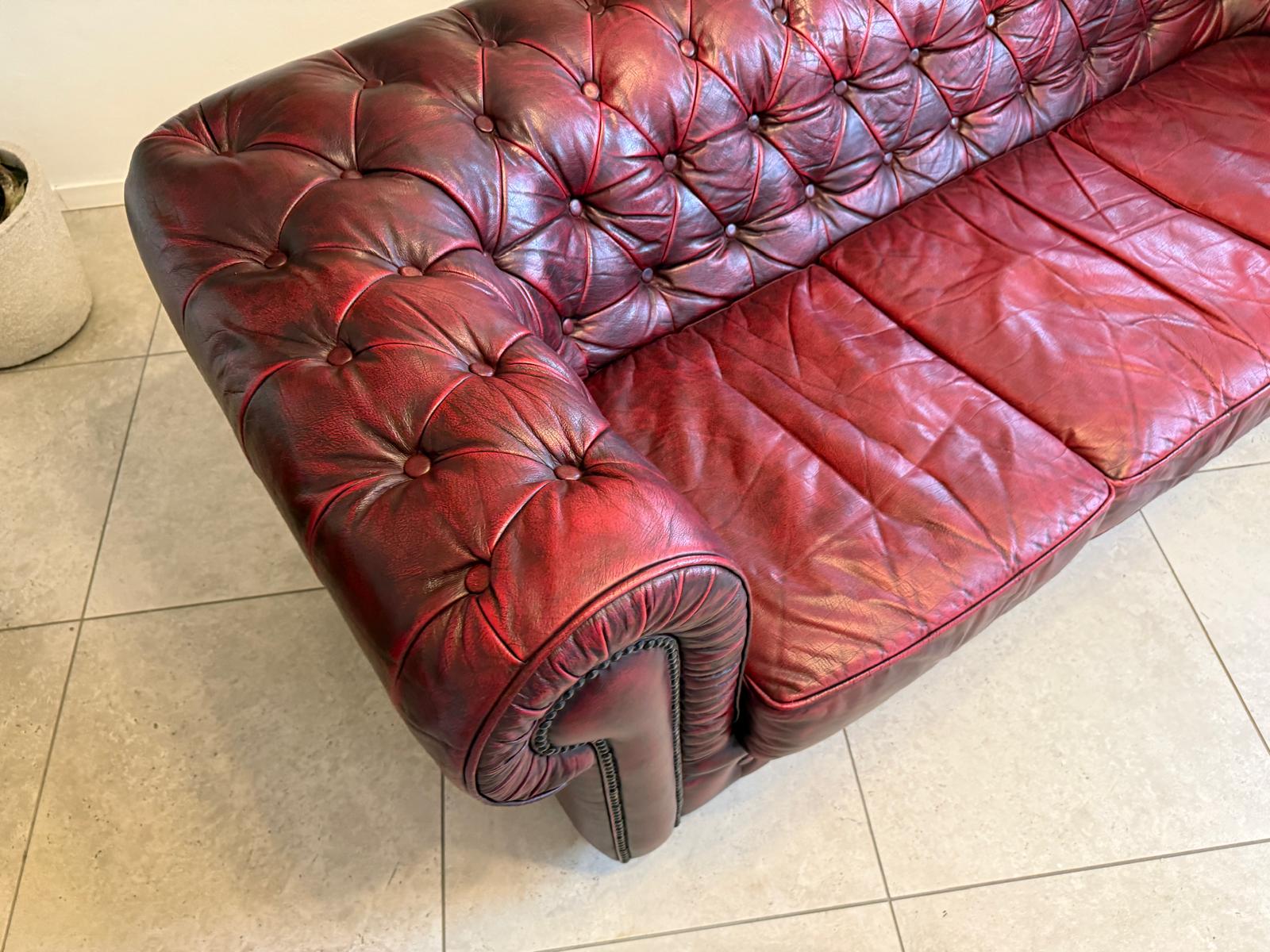 Chesterfield Ensemble 3 teilig Ledersofa Fauteuils Clubmöbel Cultmöbel D2302
