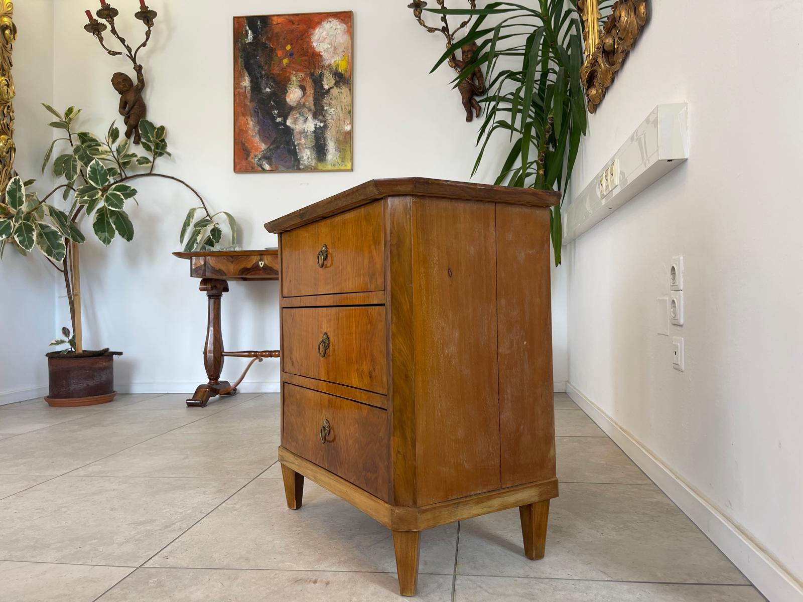 Kommode Biedermeier Stil 3 Laden Stilmöbel Nussholz G1665