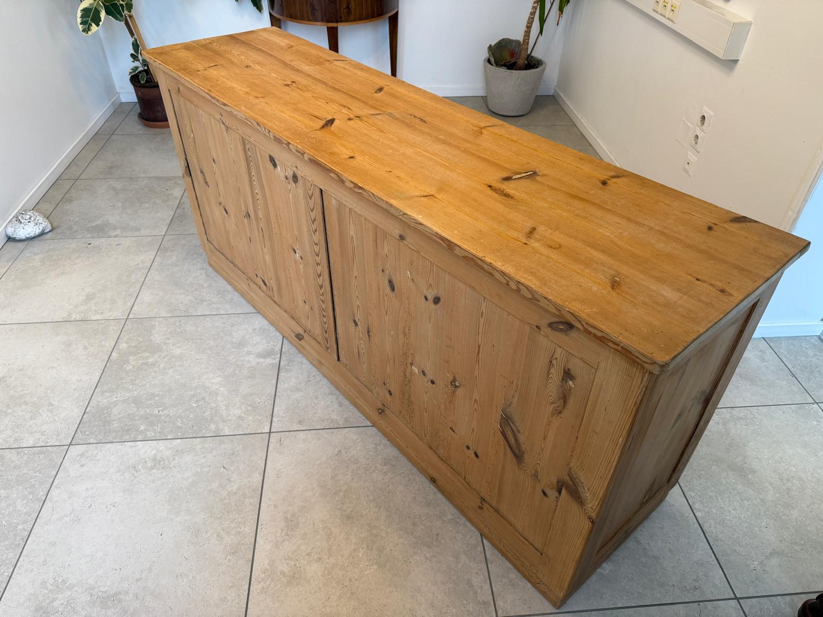 Urige bäuerliche Bar Altholz Vintage Verkaufstheke Schneidertisch G2256