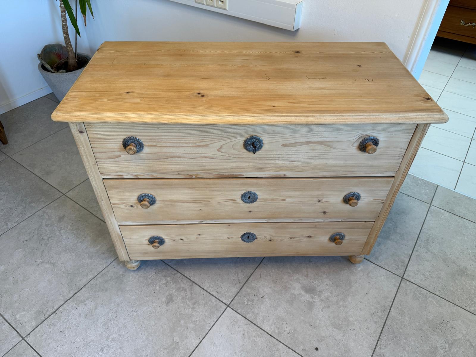 Bäeruliche Biedermeier Kommode 3 Ladenkommode G2042