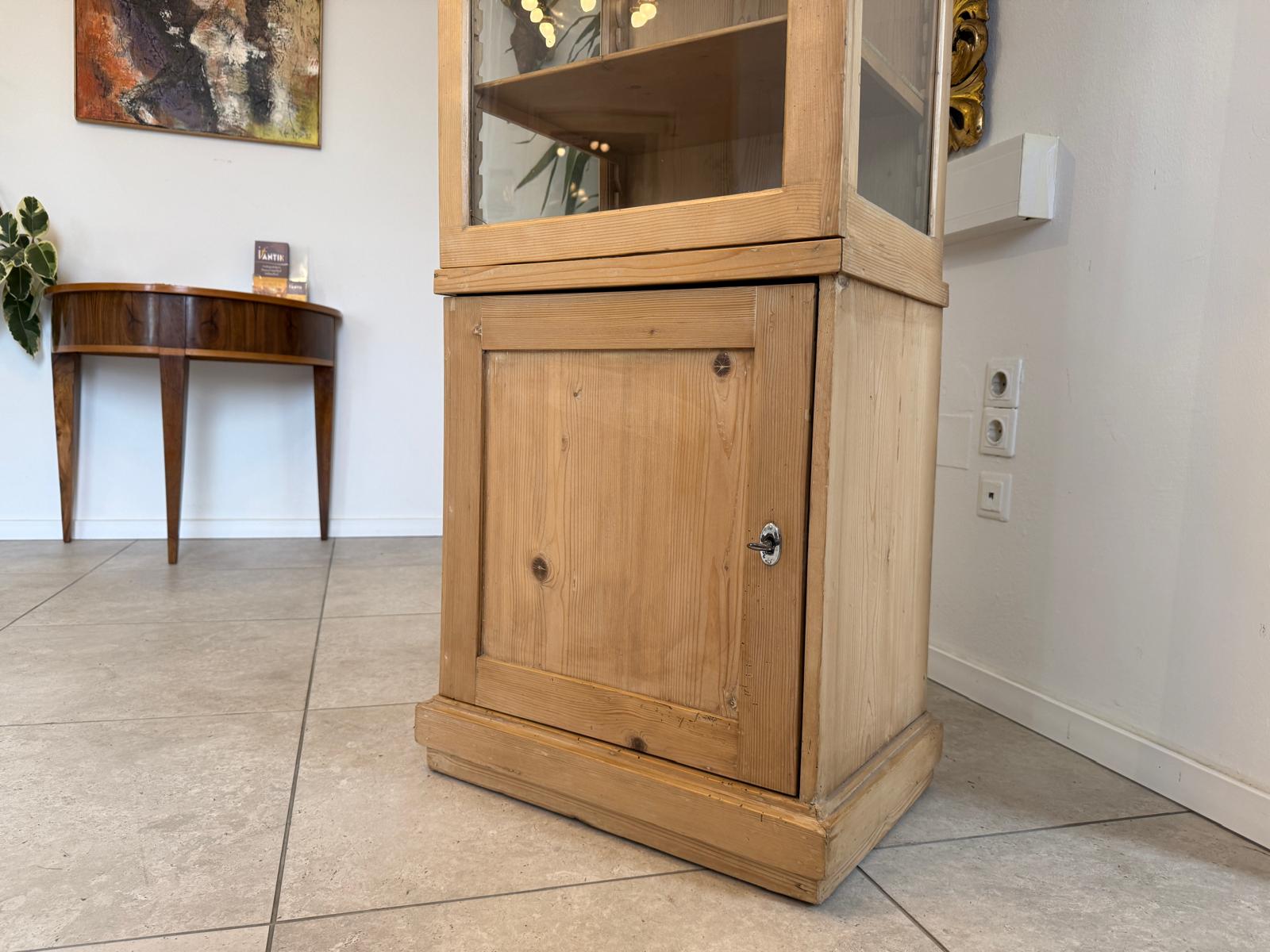 Bäuerliche Jugendstil Vitrine Bauernvitrine Naturholz Bücherschrank antik G2251