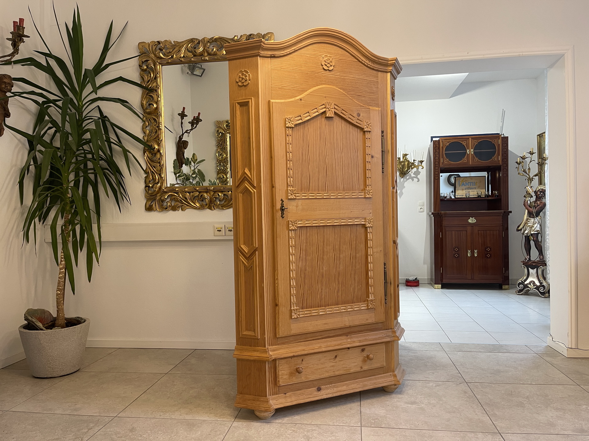 Bauernkasten-64 Bauernschrank Eckschrank Landhausschrank Barockstil B1982