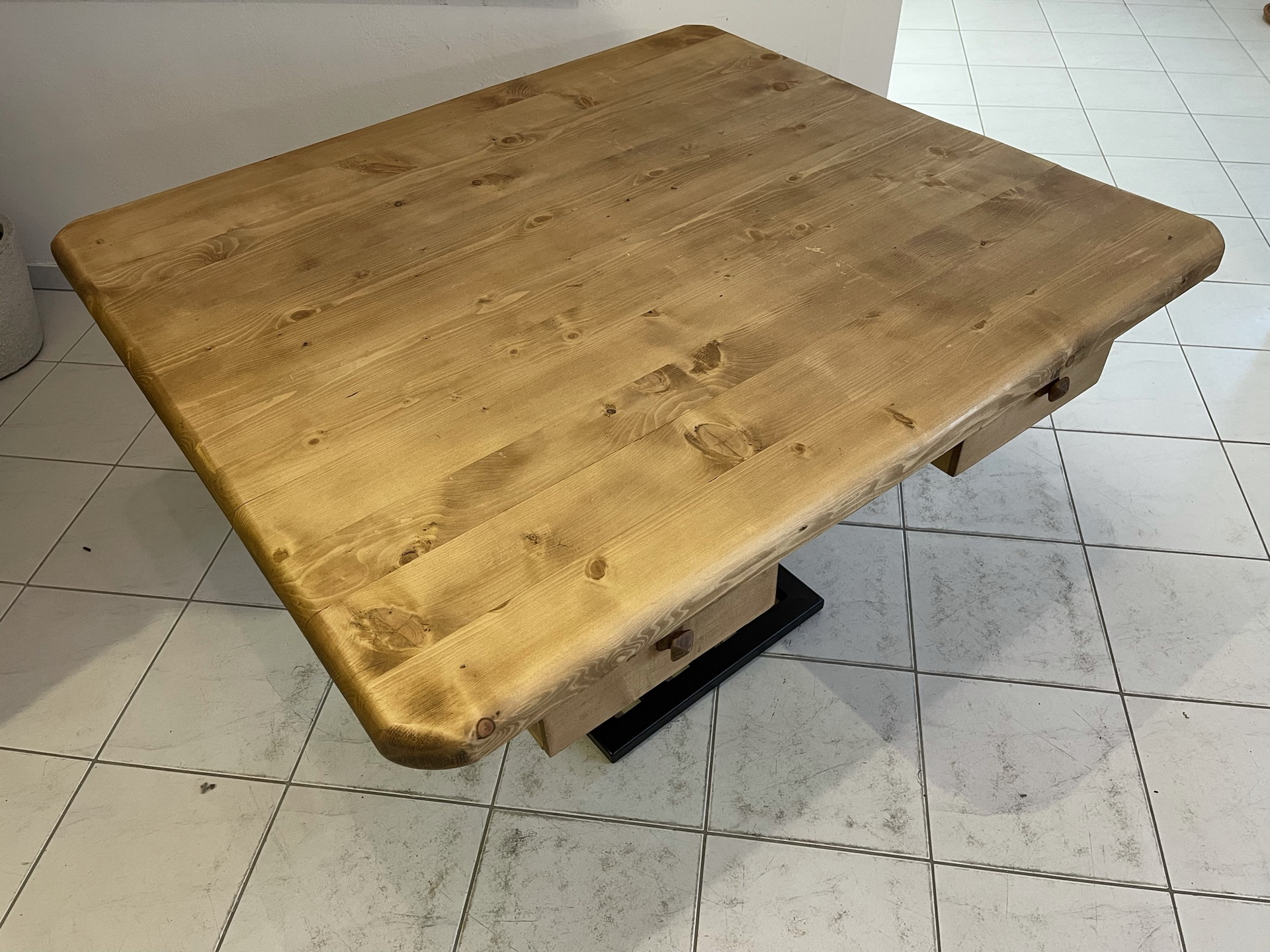 Bäuerlicher Tisch Bauerntisch Massivholzmöbel Modernes Design A3337