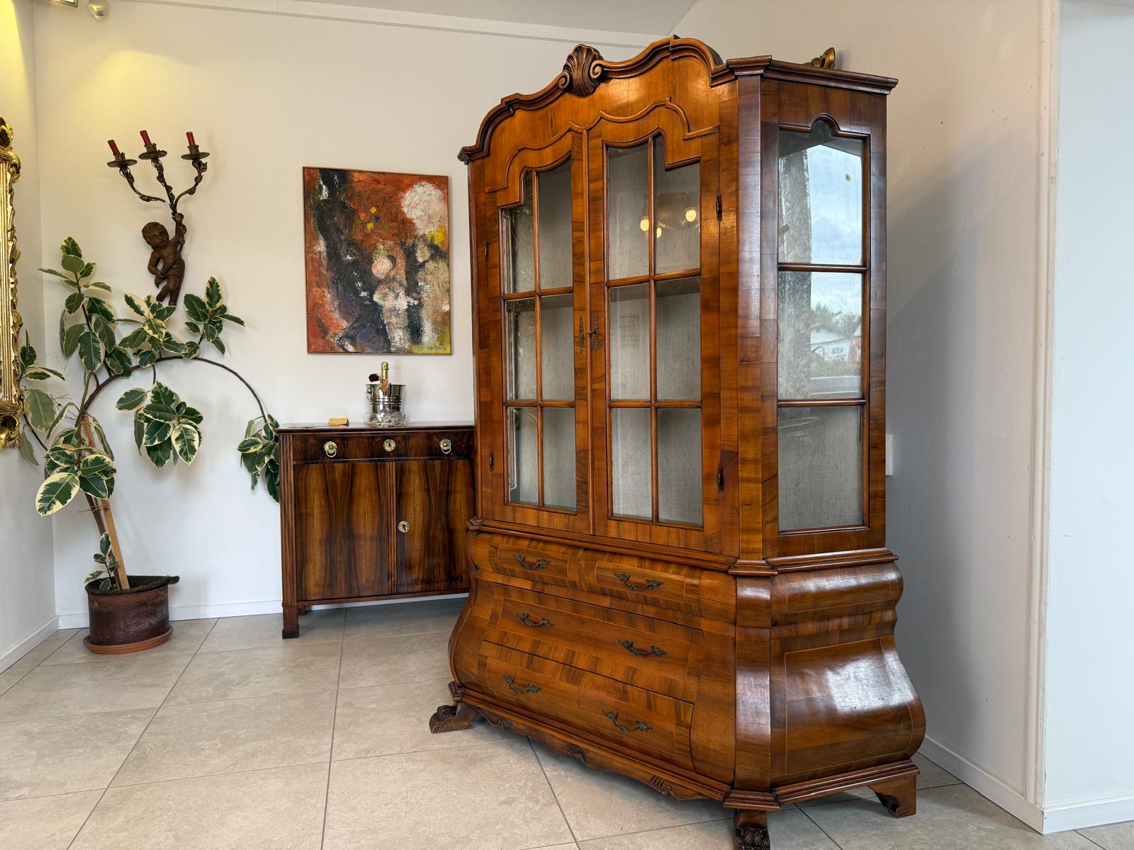Barockstil Vitrine Nussholz Glasschrank Bücherschrank G2103