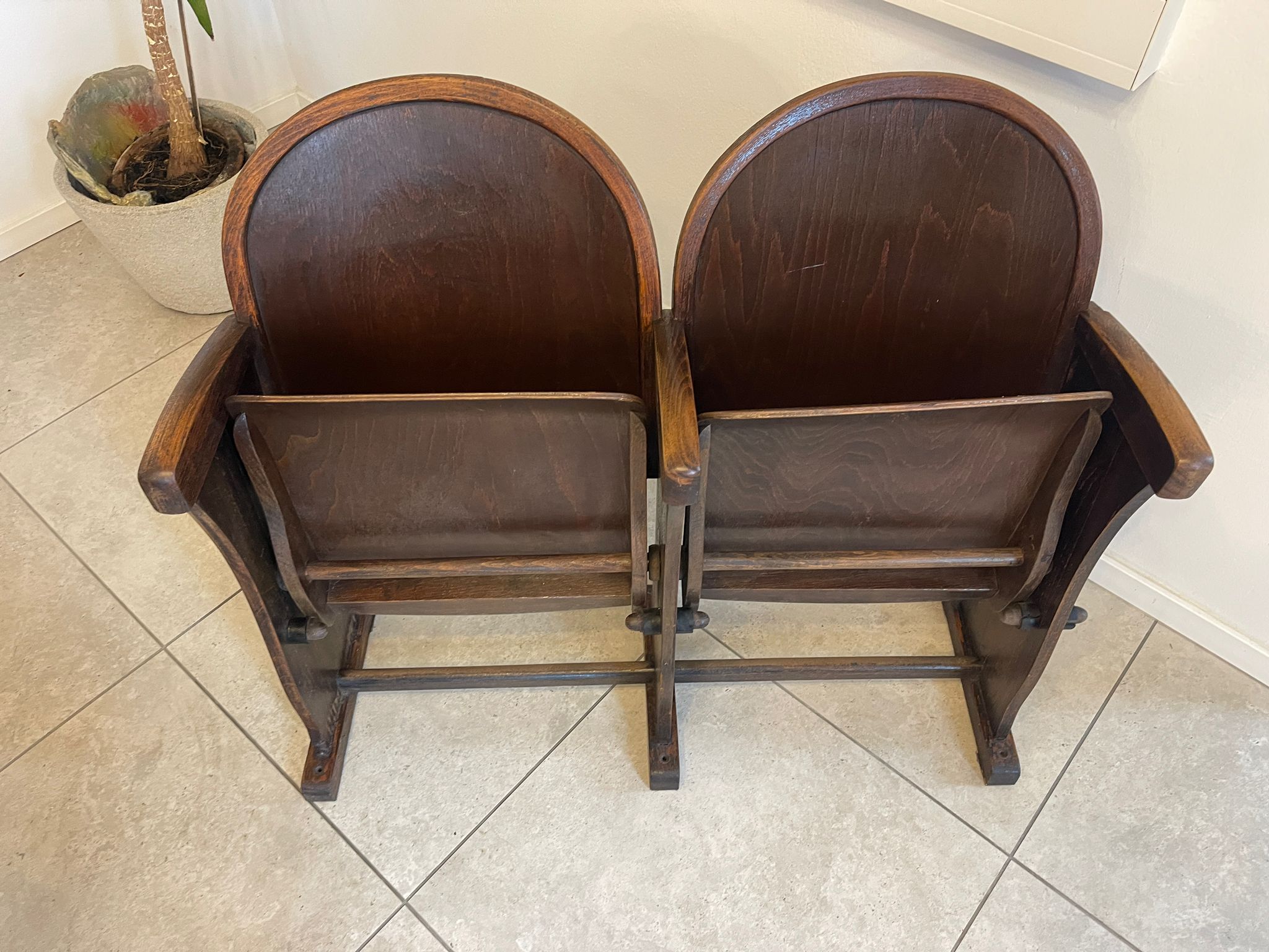 eb60d74d-99c7-4495-a05c-3a710f97c979 Praktische Kinostuhlreihe Kinosessel 2er Reihe Klappstuhl Braun A5070