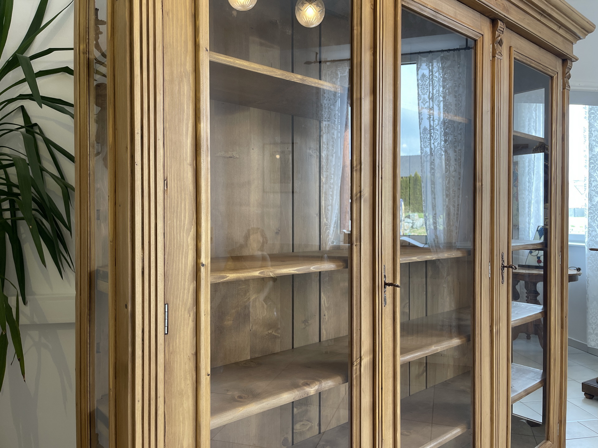 barock_63 Große Vitrine Bauernvitrine Naturholz Bücherschrank A4260