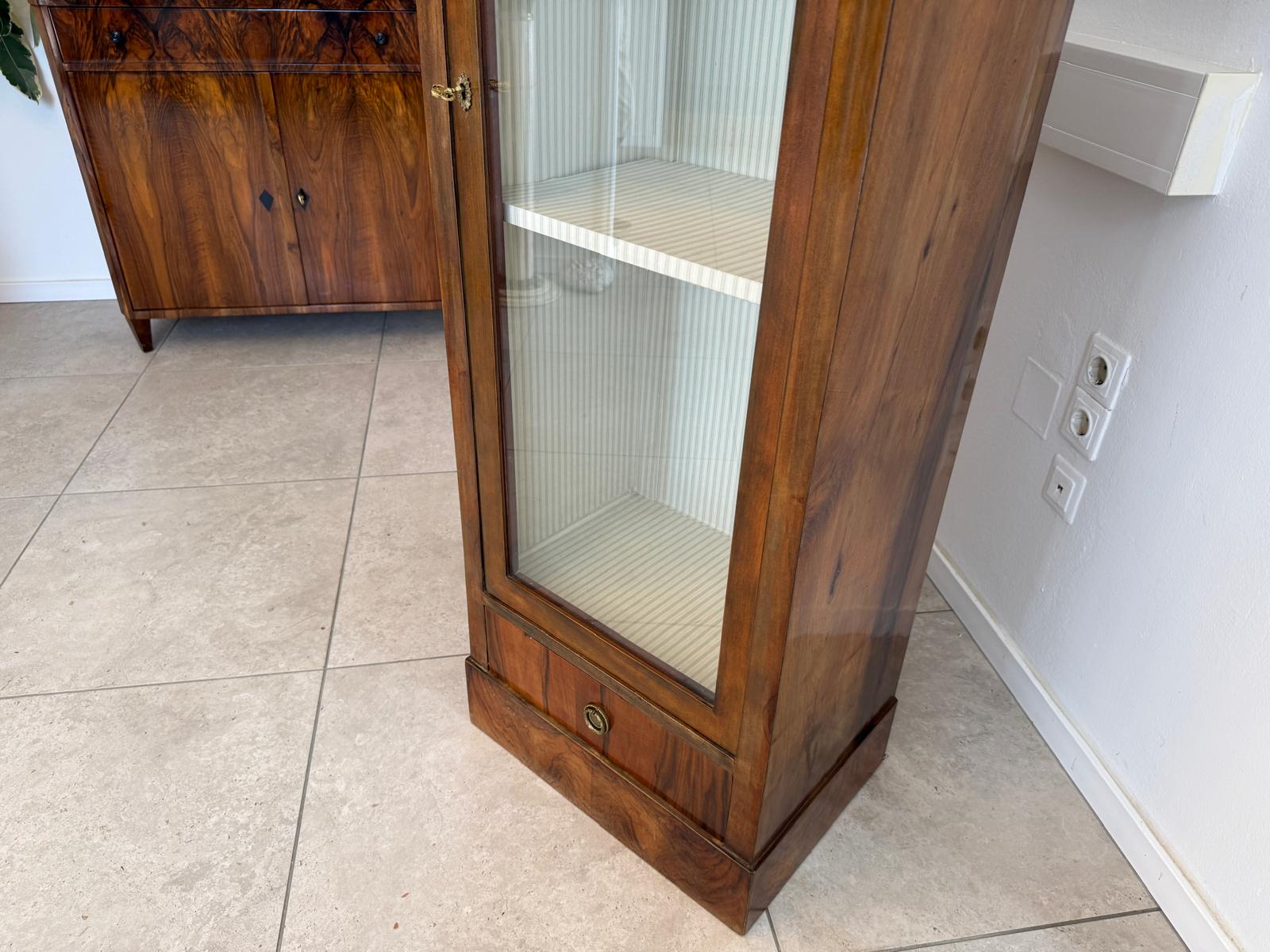 Traum Stilvitrine Biedermeier Glasschrank Bücherschrank G1918