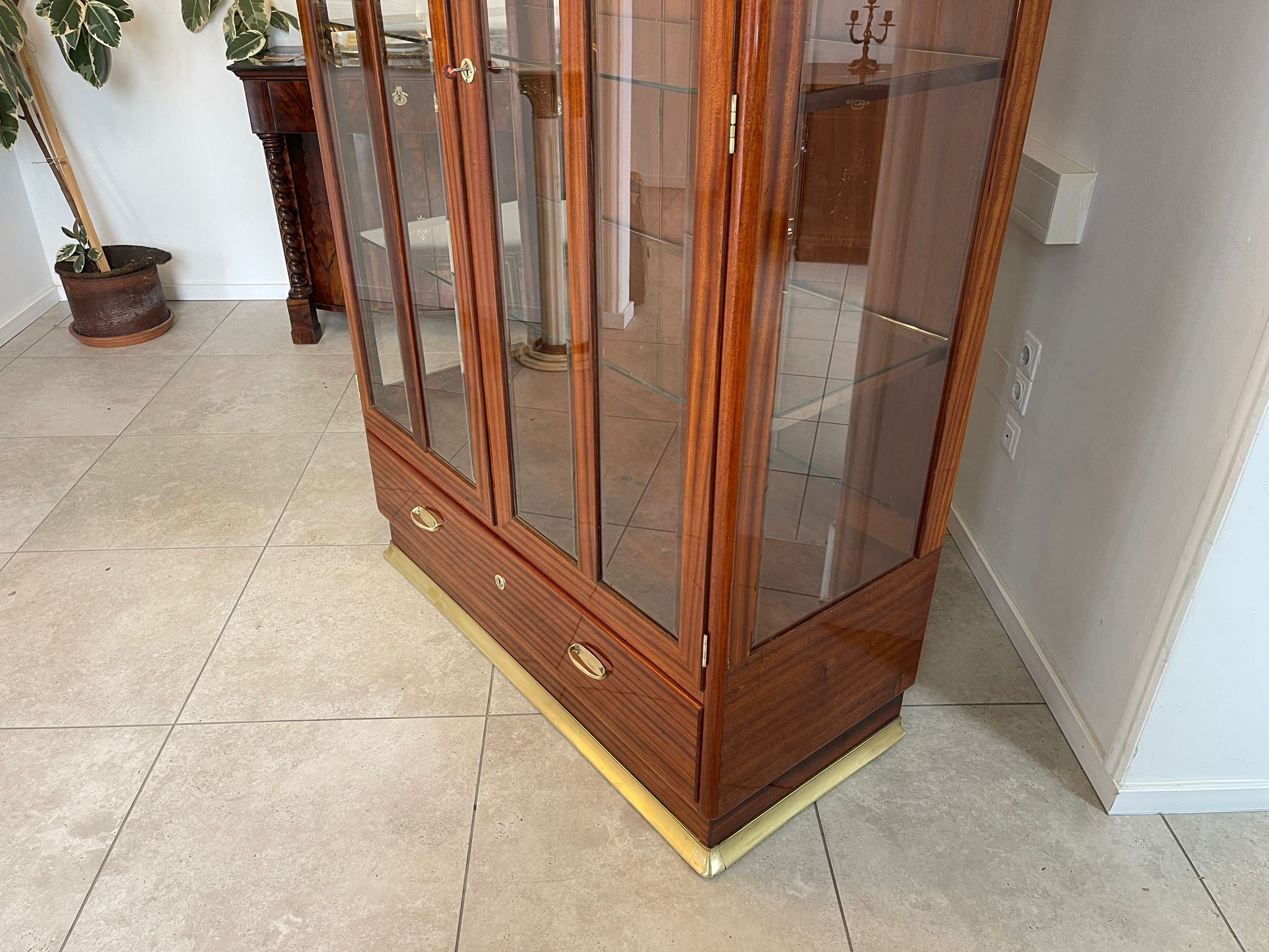 8ff4d7d0-c690-4bdf-b6e1-cffd581f5d7b Restaurierter Jugendstil Glasschrank Bücherschrank Vitrinenschrank A4930