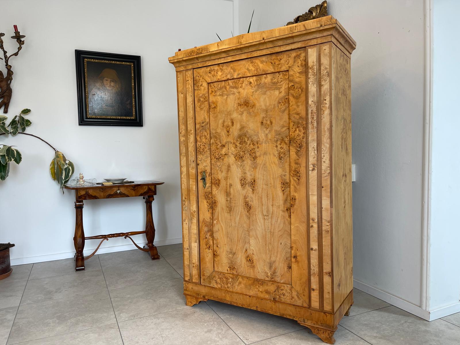 Sale Maserbirkenholz Biedermeier Schrank Kasten Originalstück G1352
