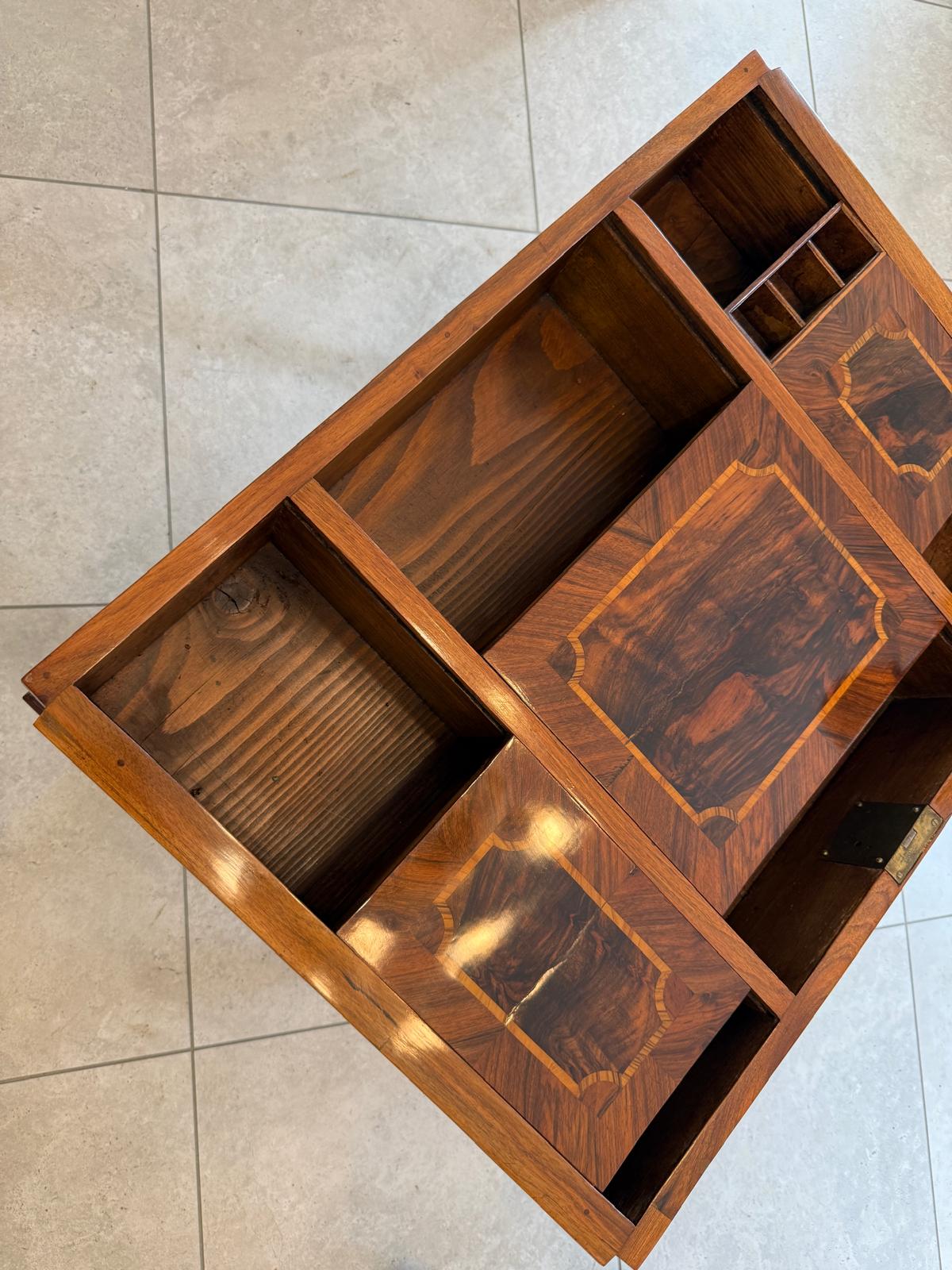 Restaurierter Barock Tisch Nussfurniert Marketiert Anquität G1834-1