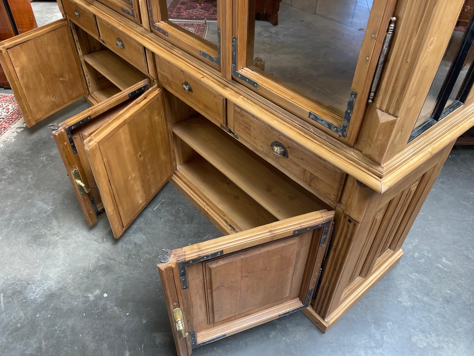Antiker Bäuerlicher Bücherschrank Große französische Bibliotheksvitrine Glasschrank G1367