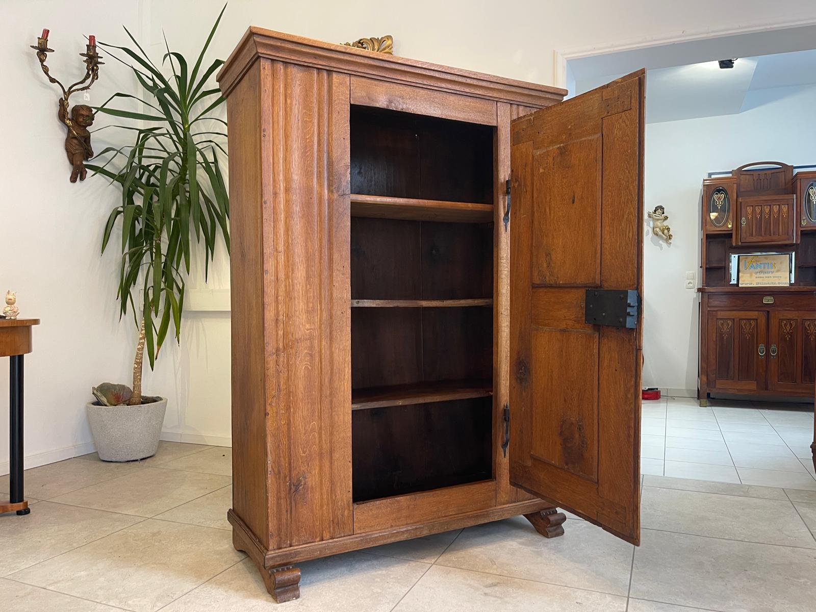 Originaler Eichenschrank Rauchschrank Kasten um 1800 G1344