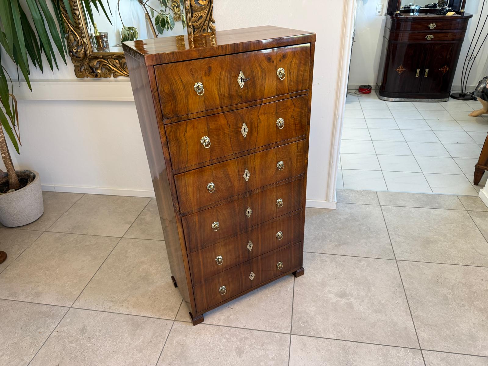 Biedermeier Wochenkommode Nussholz Restauriert D2606
