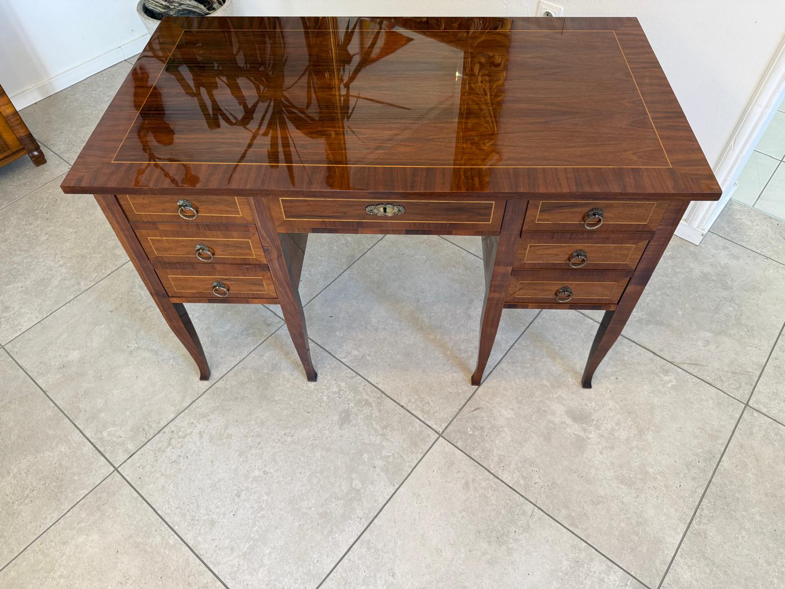 Schreibtisch Biedermeier Stil Sekretär aus Nussholz Furnier D2914