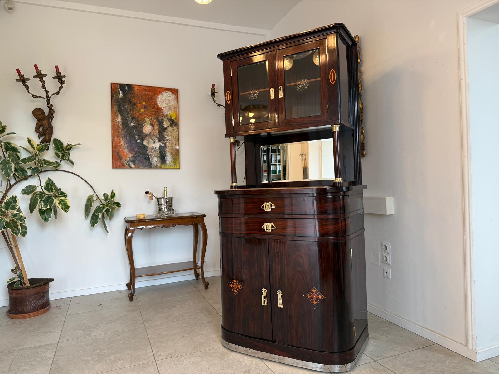 Sale Restauriertes Jugendstil Designerbuffet Aufsatzbuffet Schellack Antiquität G1814